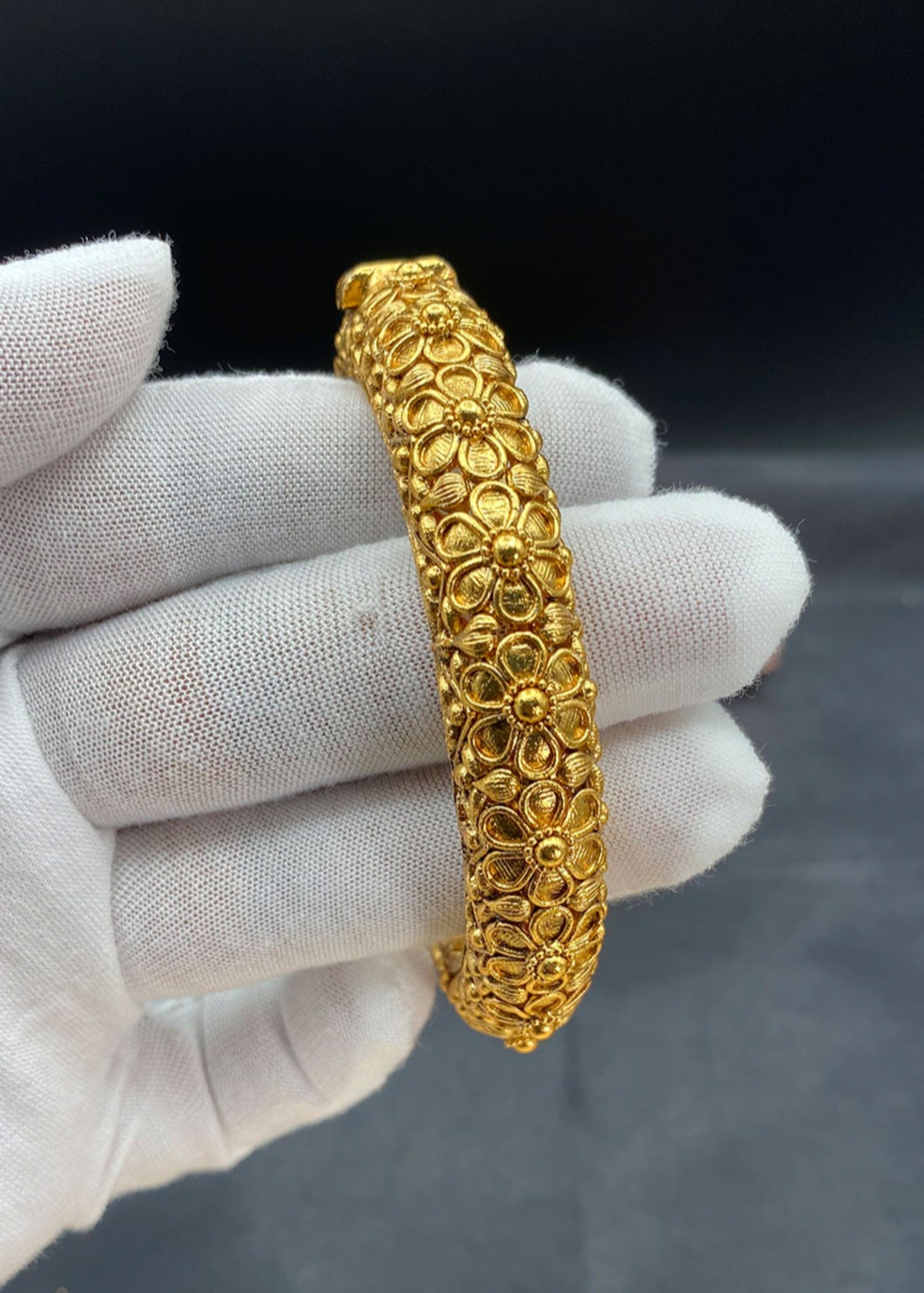 Bangles in Gold Color by - Trendy Women Bangles SRP2263