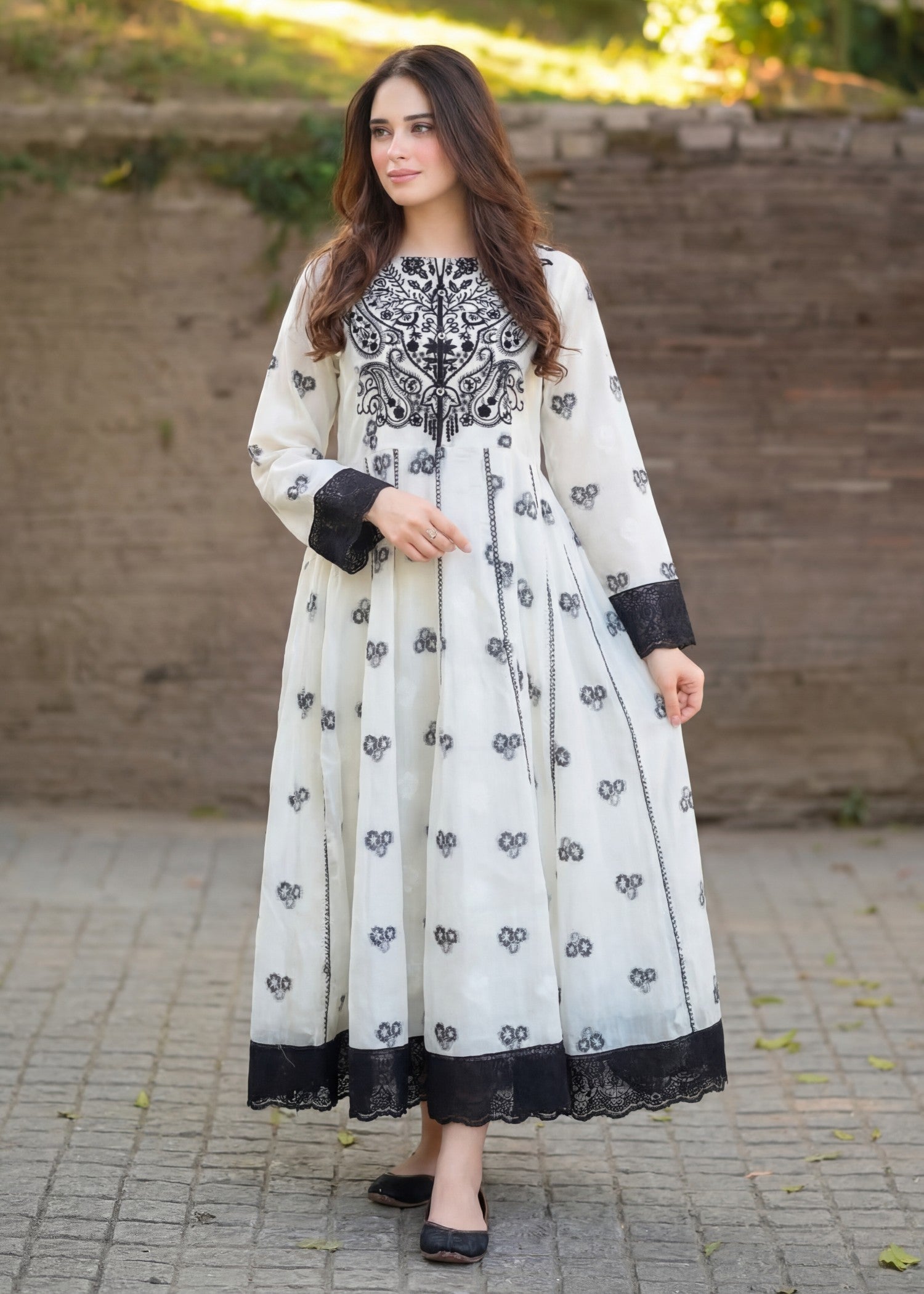 jacquard Pishwas in White