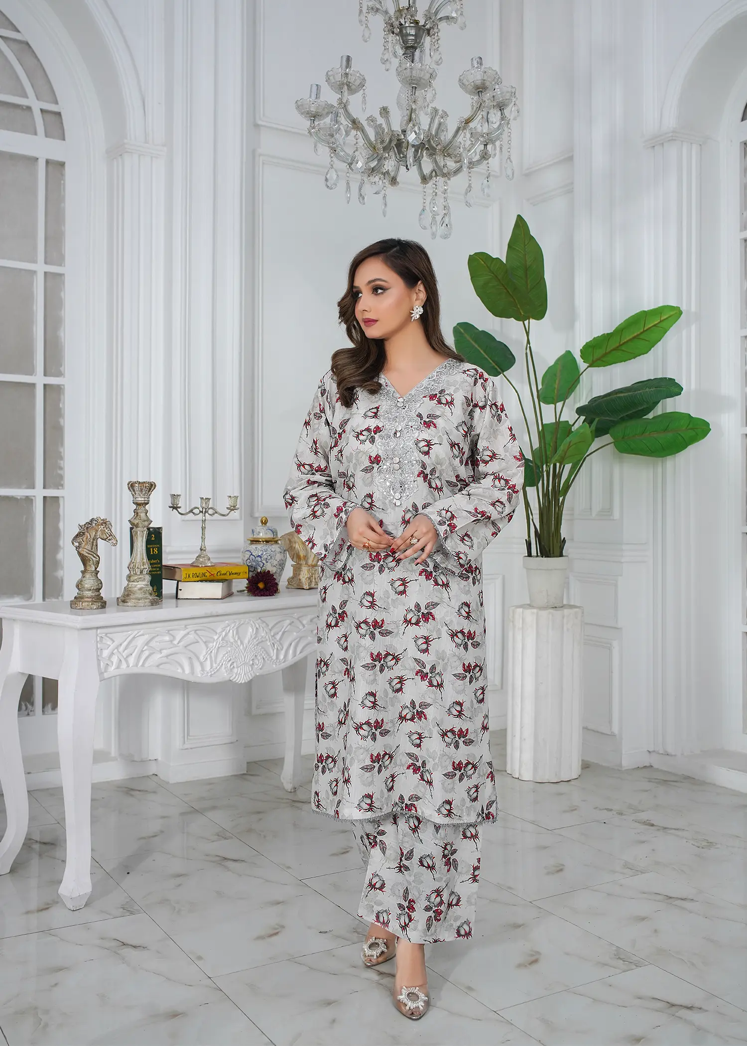 lawn Kurta Set in Light grey