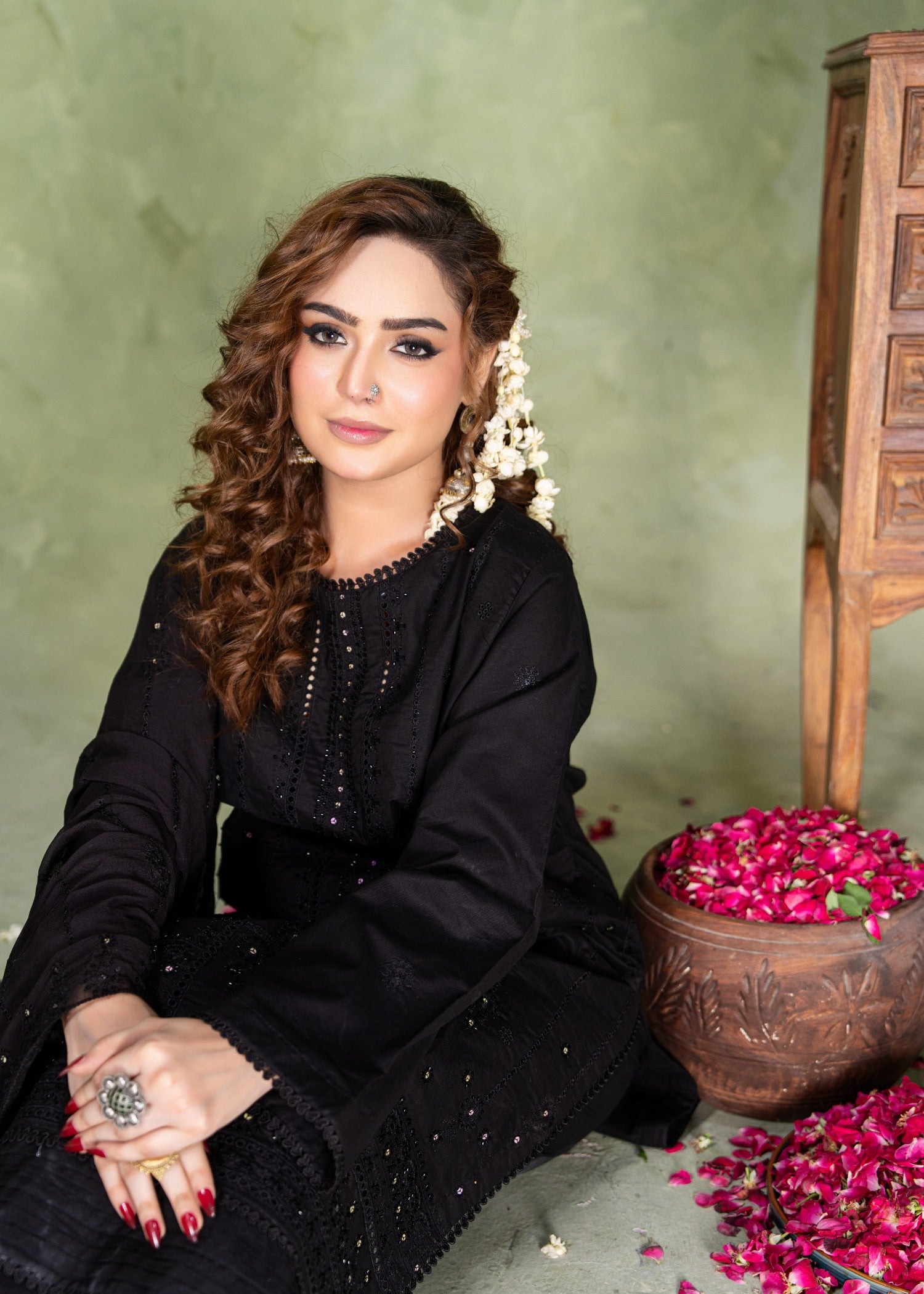lawn Kurta Set in Black, jet black
