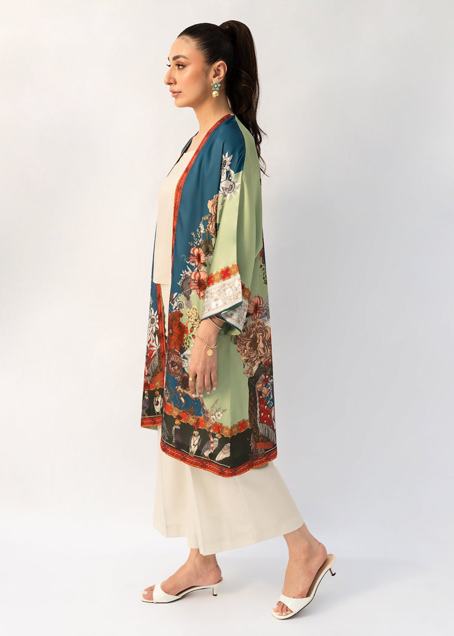 charmuse/shamooz Gown in Multi