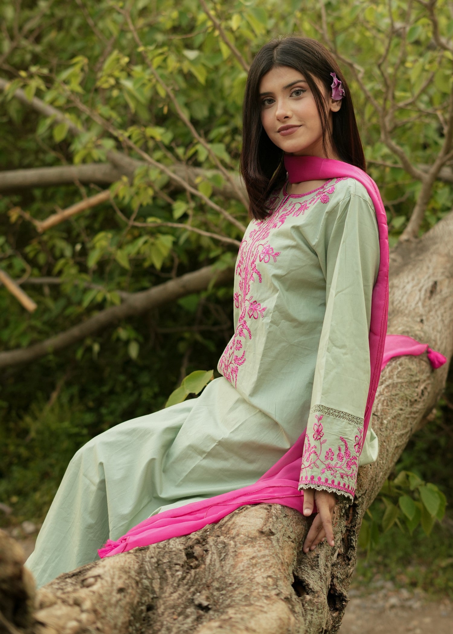 lawn cotton Kurta Set in Pistachio green