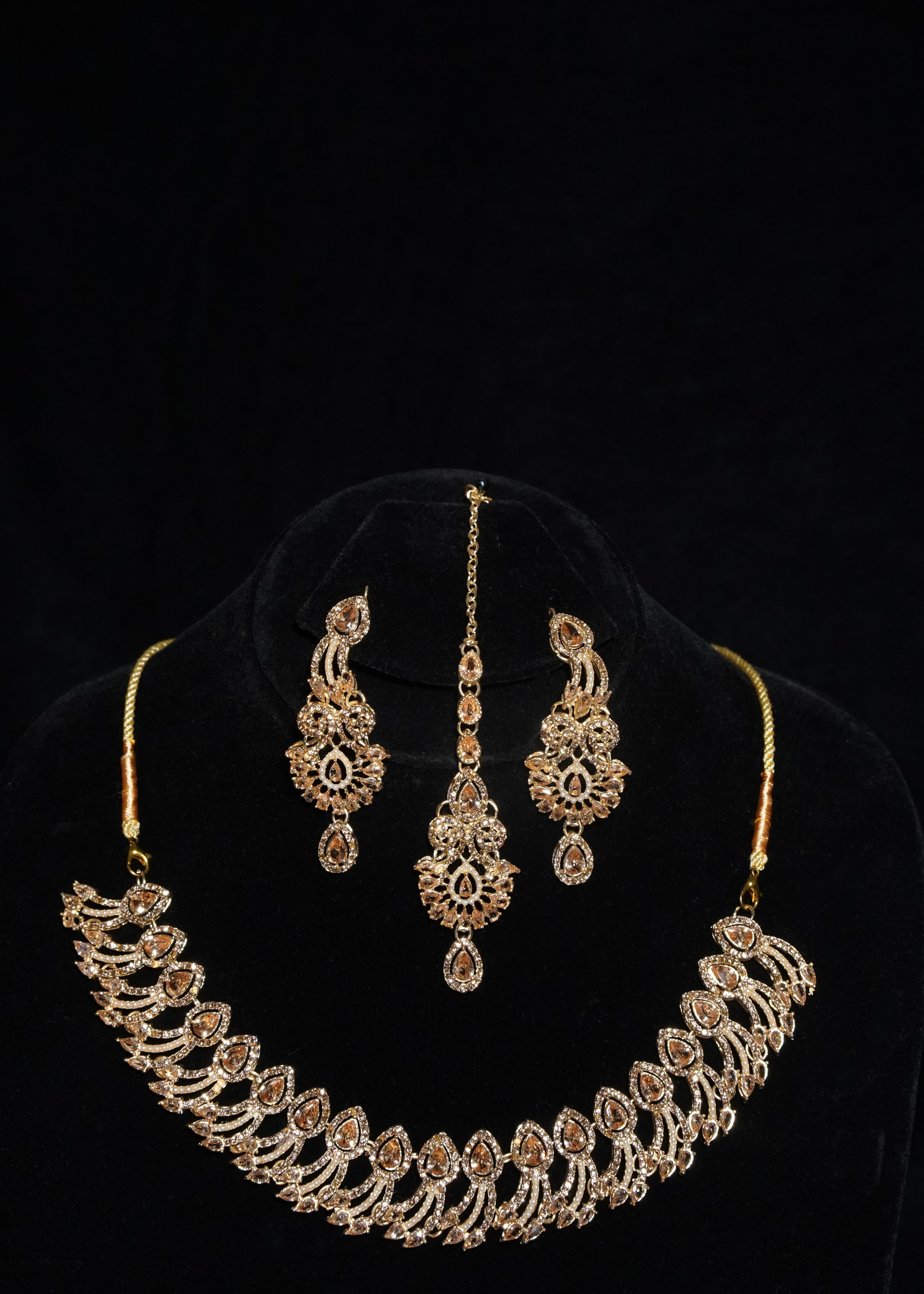 Jewelry Set in Pearl white, gold, champagne Color by - Trendy Women Jewelry Set RZR6081