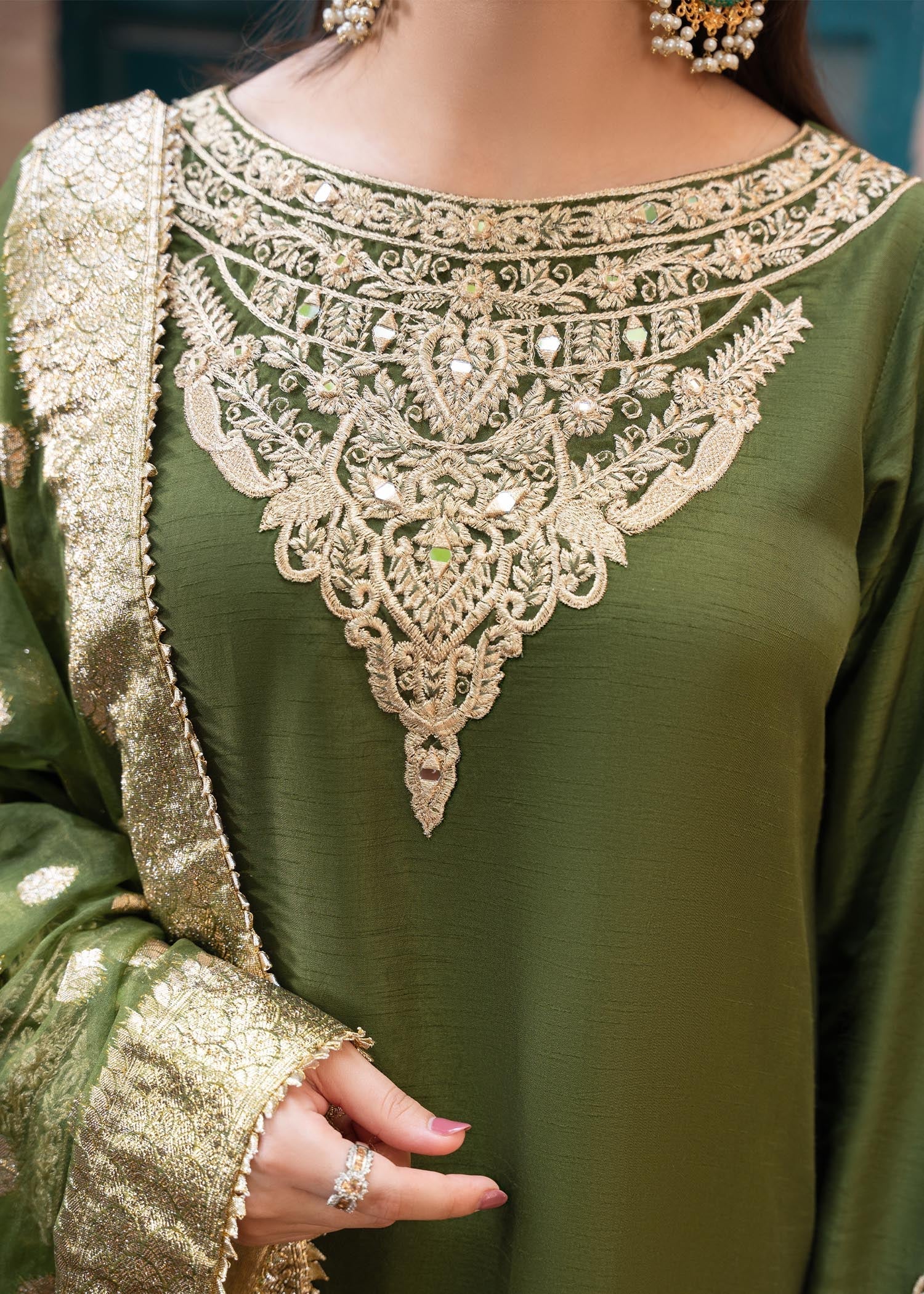 khaddi silk Kurta Set in Green