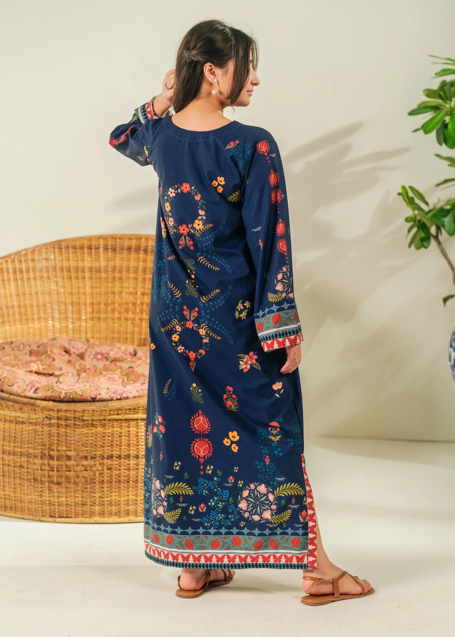 crepe Kaftan in Midnight blue