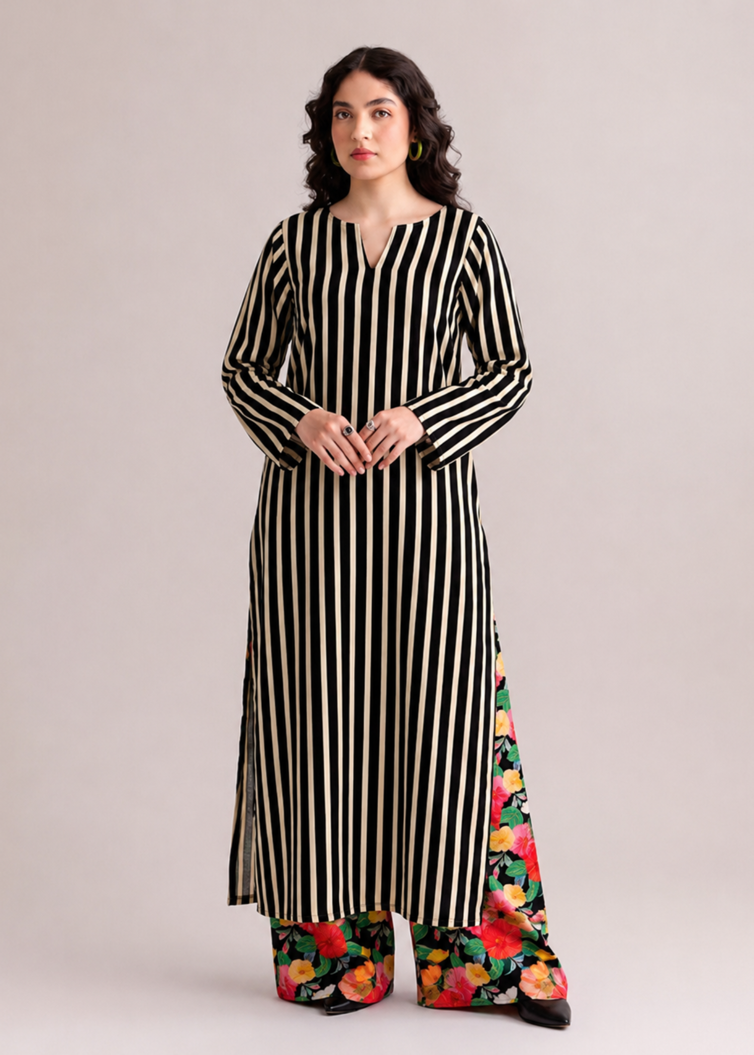 lawn Unstitched in Beige, black