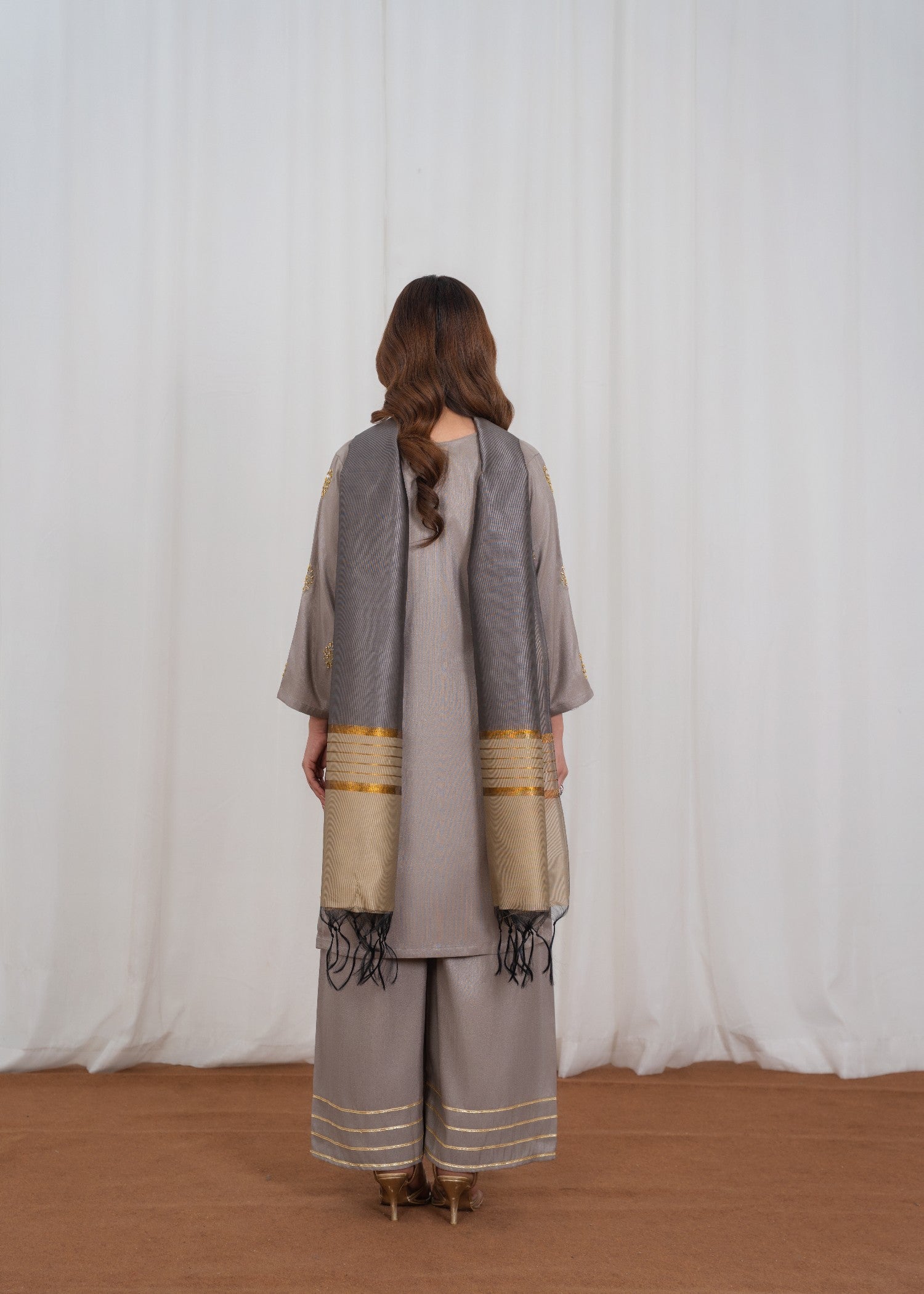 raw silk Kurta Set in Pastel grey