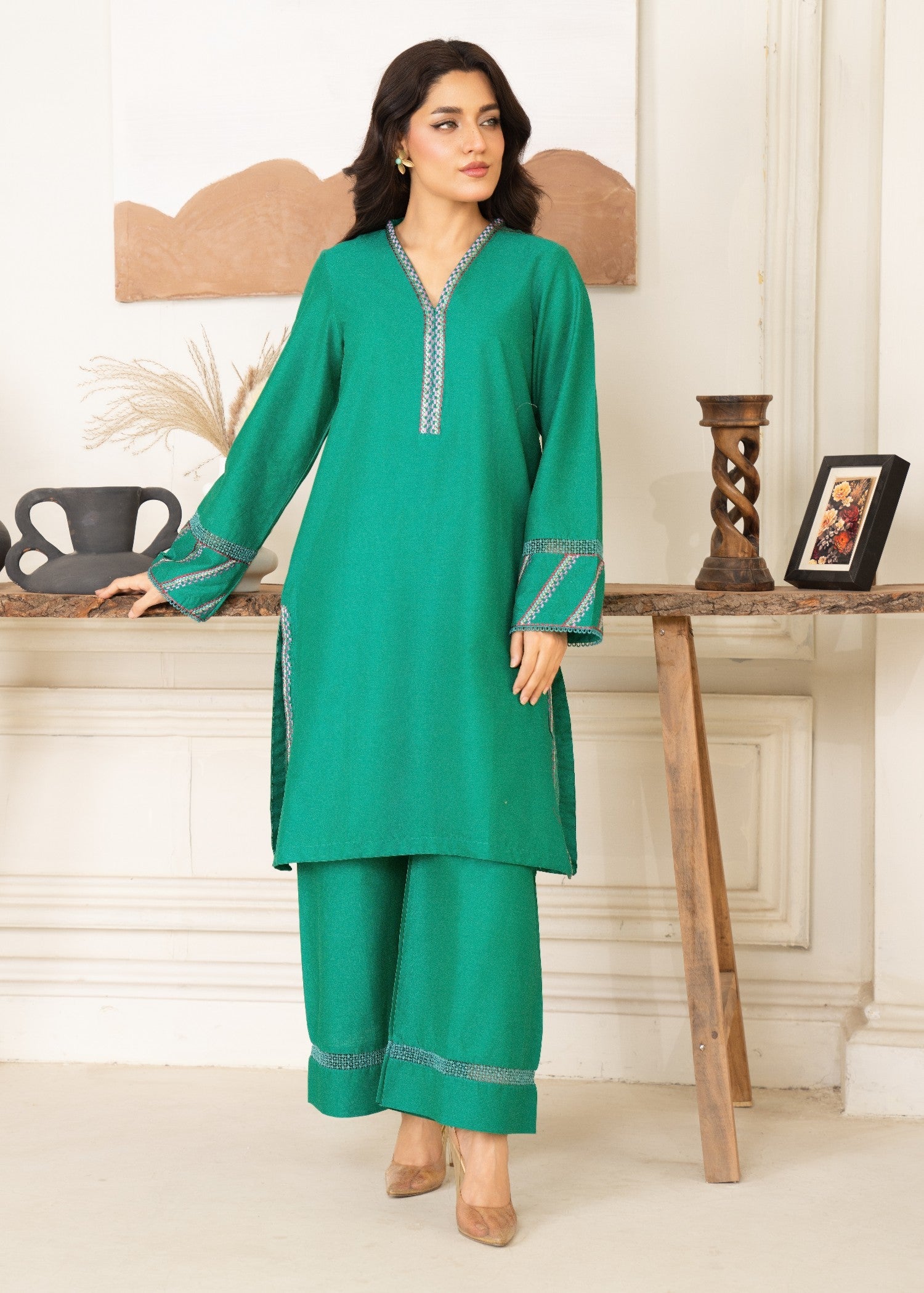 lawn Kurta Set in Jungle green