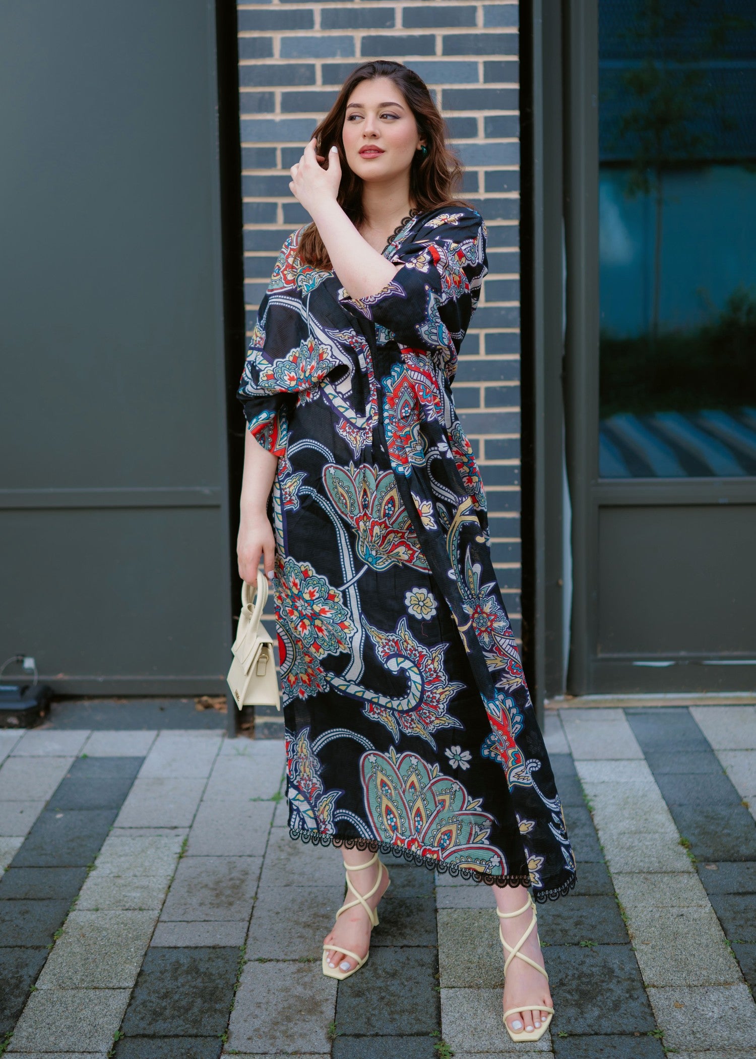 textured lawn Kaftan in Jet black