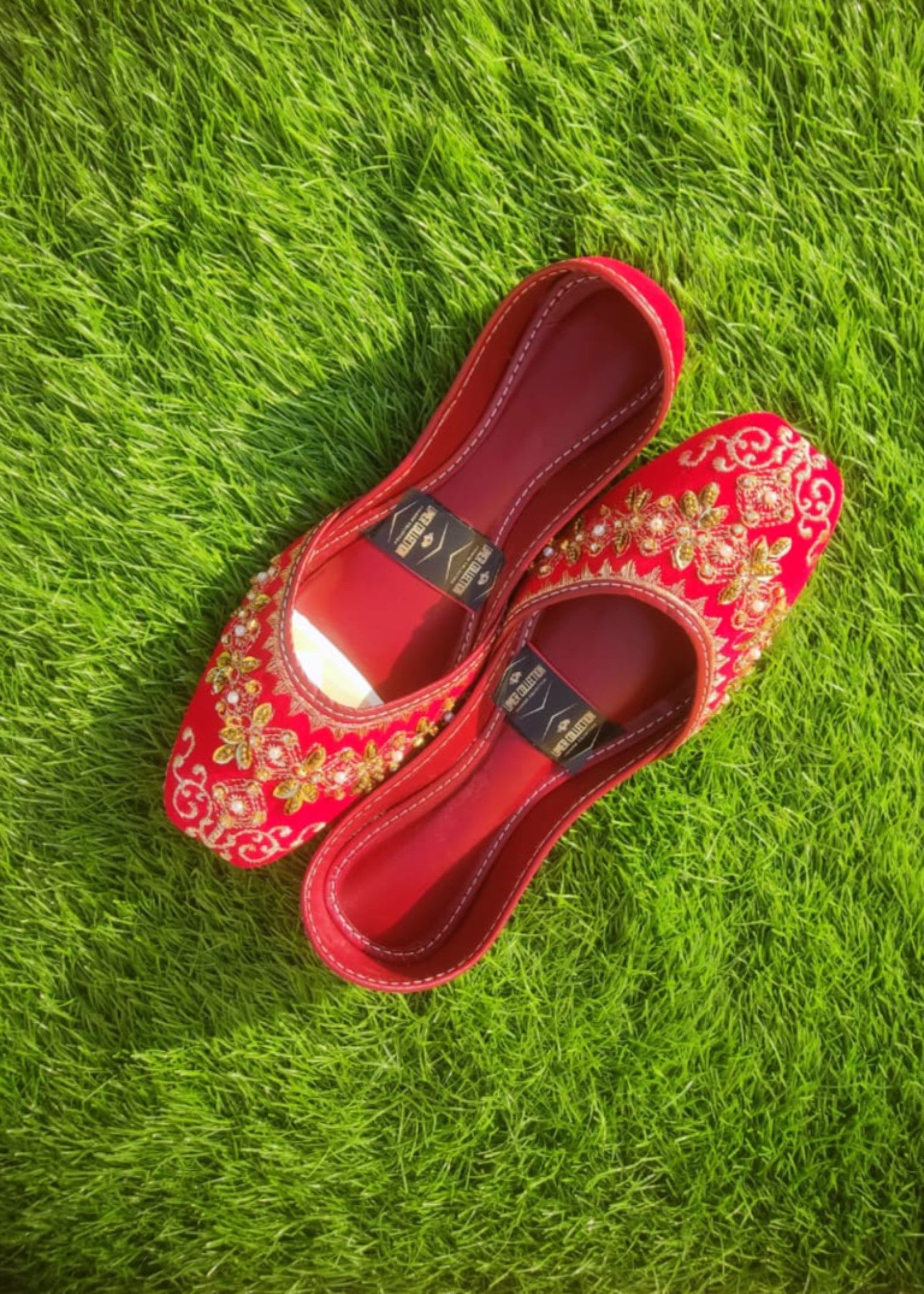 Khussa in Venetian red by - High Quality Women Khussa TQF6170
