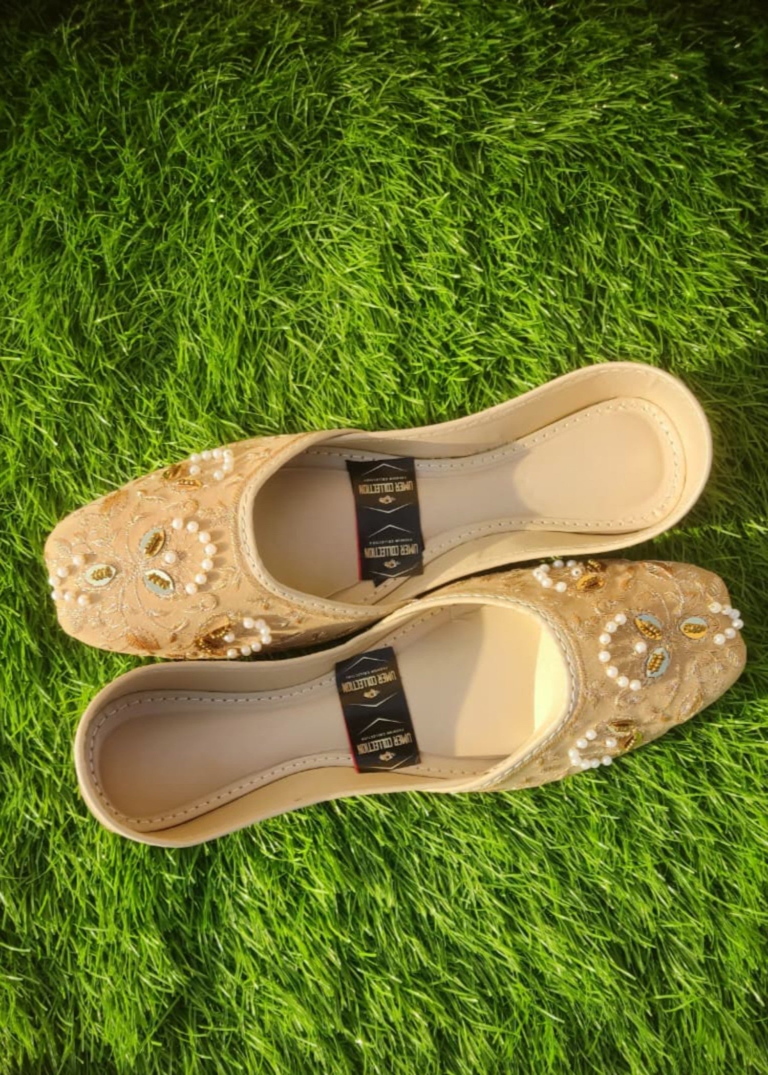 Khussa in Beige by - High Quality Women Khussa YFX2192