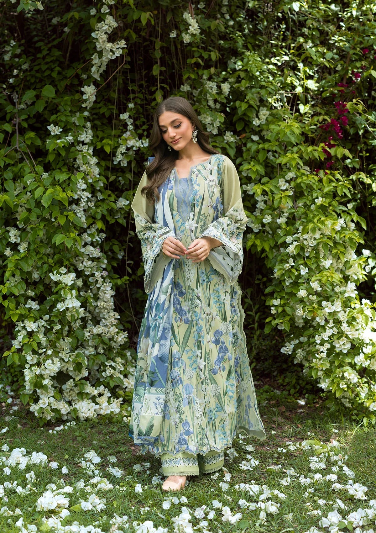 Bridgerton Prints Lawn – EPB-2A GARDEN AFFAIR