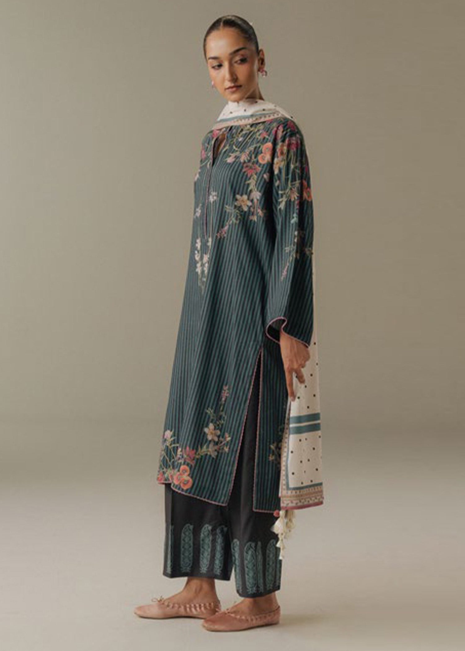 linen Unstitched in Grey, teal