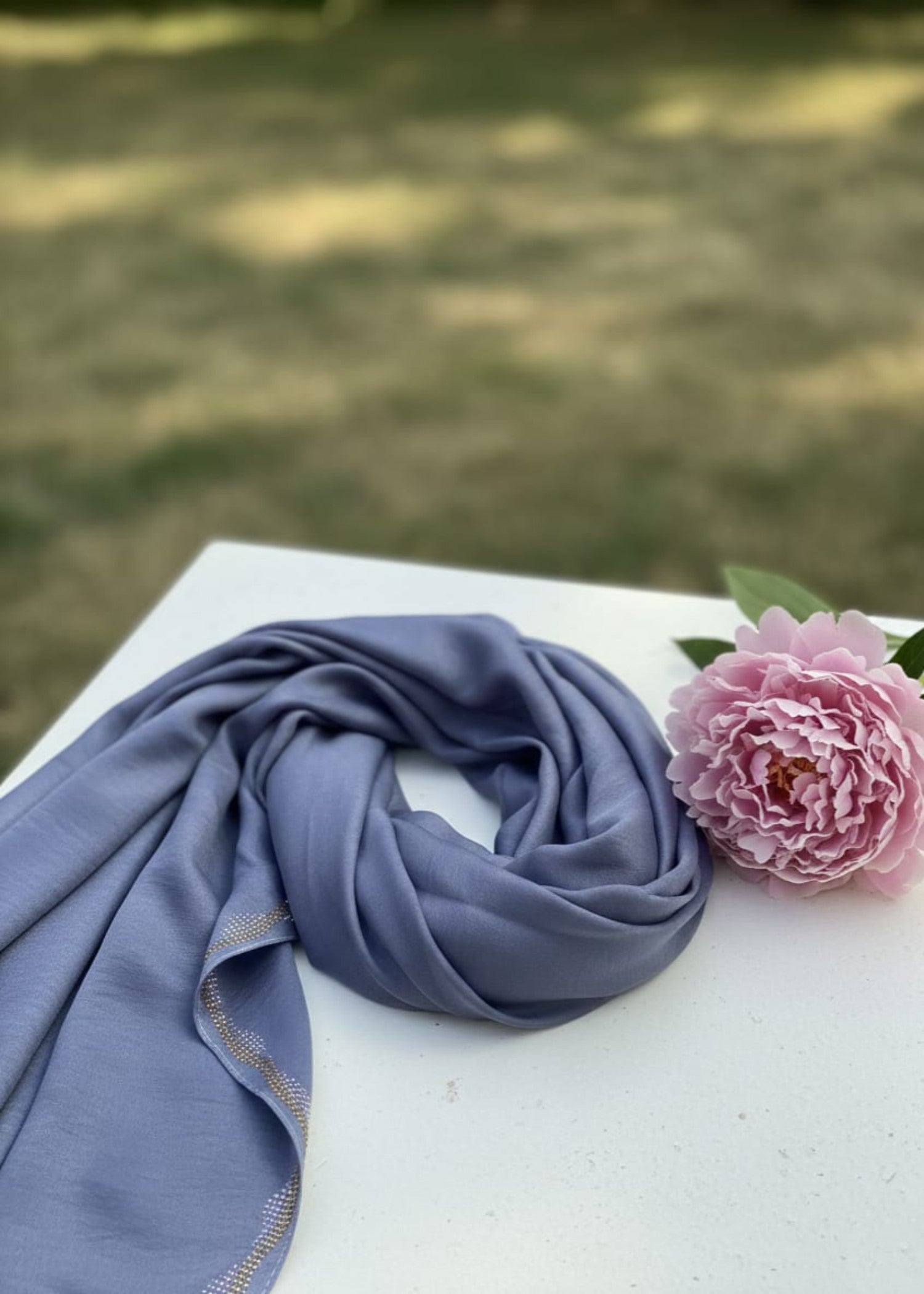 crushed velvet Hijab in Cool grey