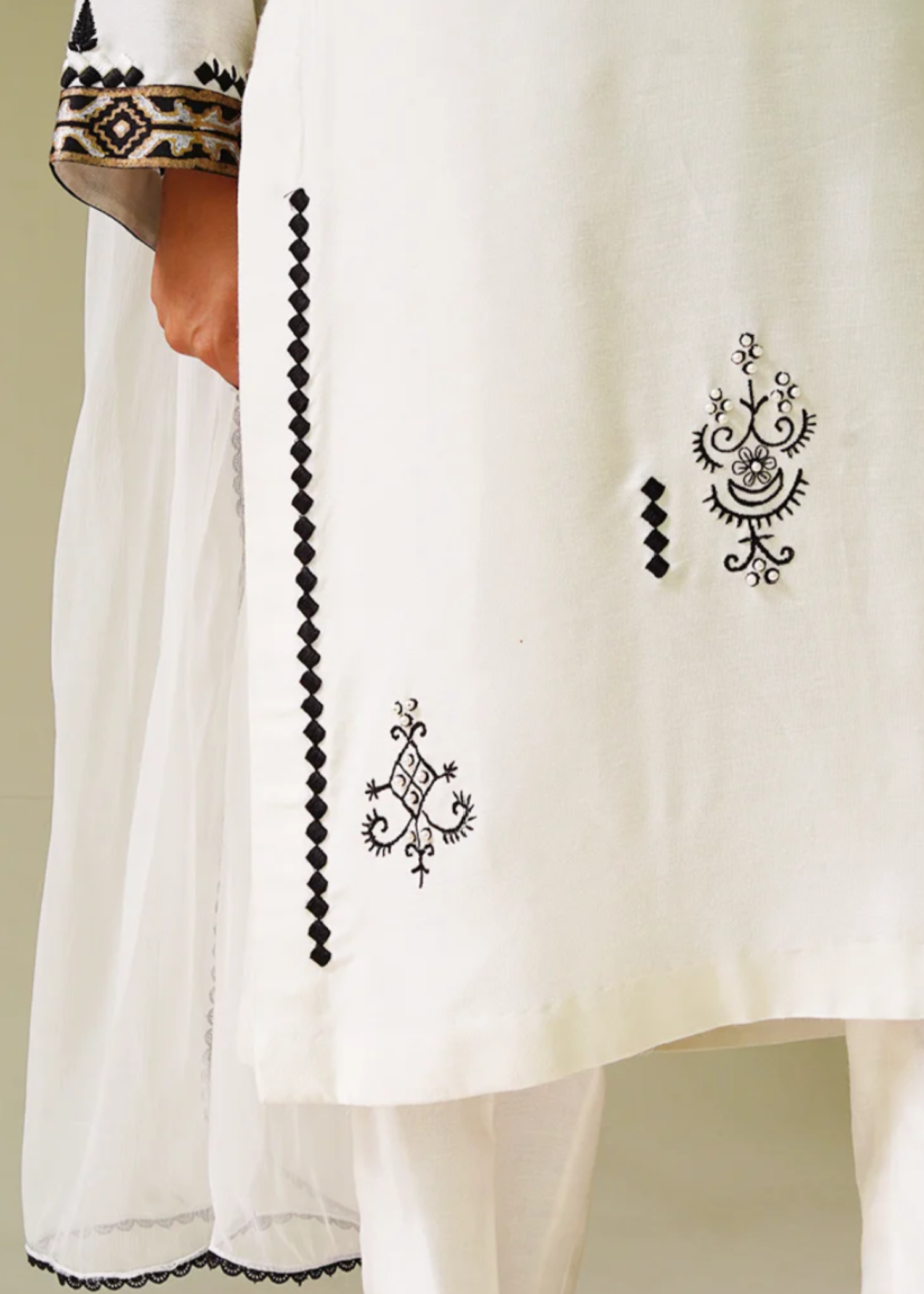 khaddi silk Kurta Set in White