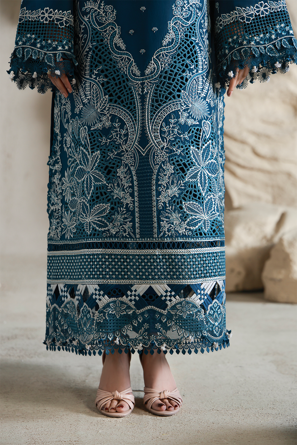 Saagar Festive Luxury Lawn – INAYA (AL-09)
