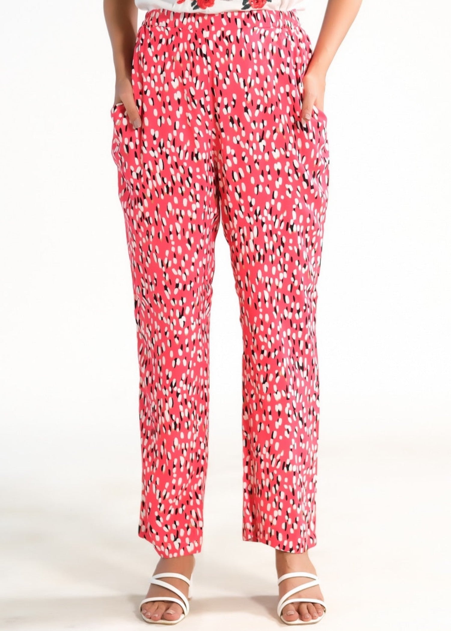 crepe Trousers in Carnation red