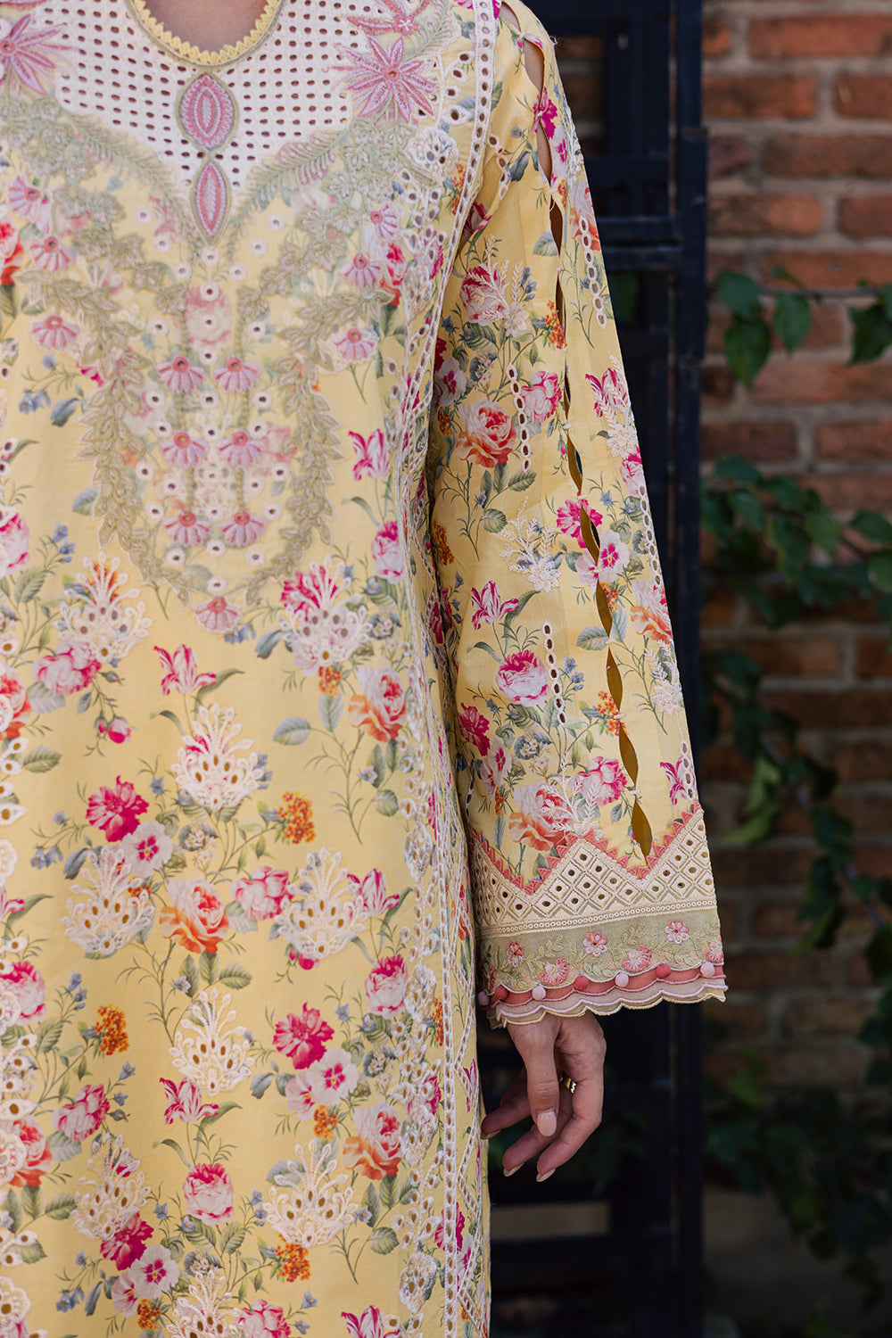 Shezlin Chikankari Eid Edit Lawn – ZEHRAAYE (AV-09)