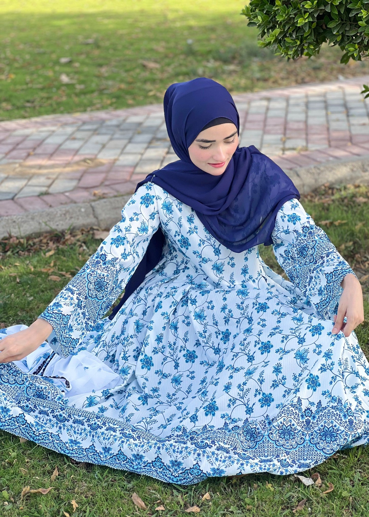 silk finish lawn Maxi in Multi