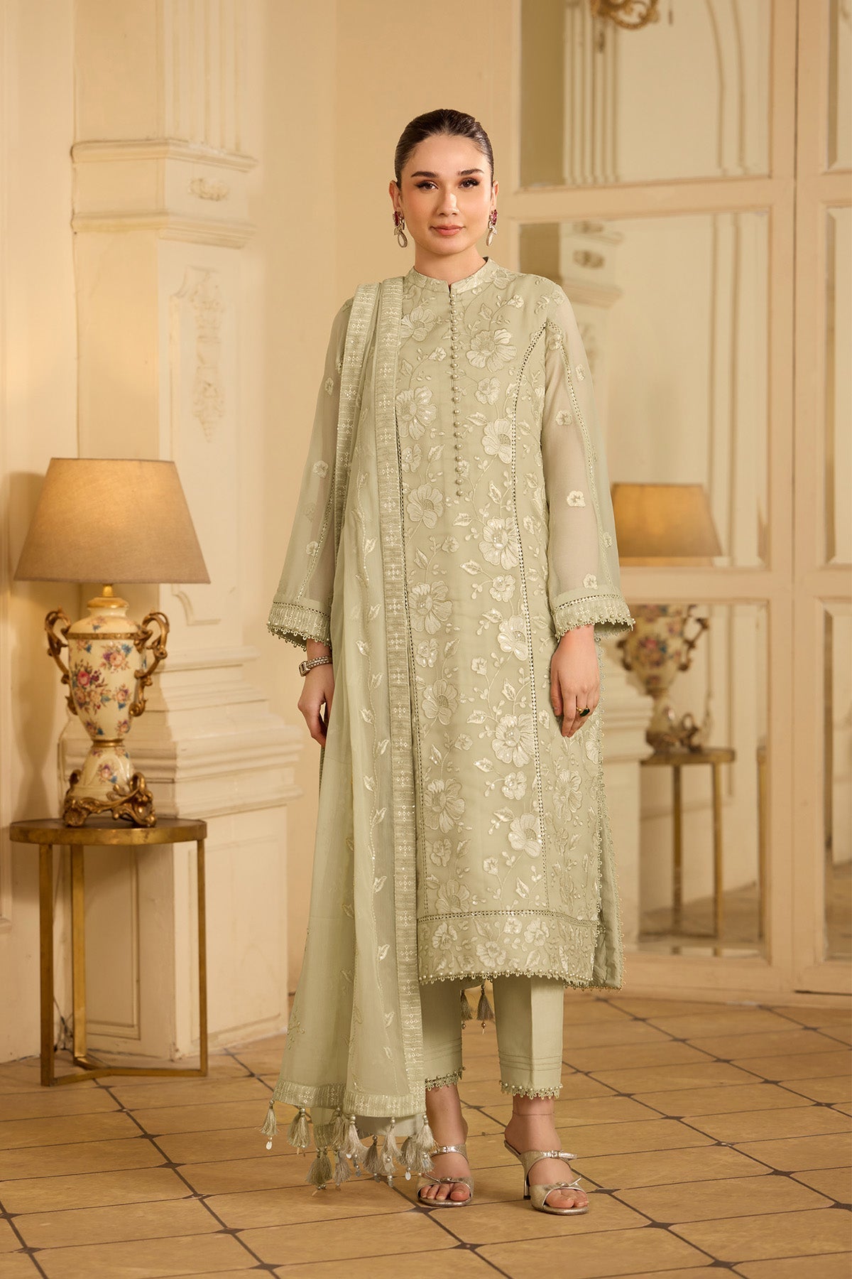 Luxury Festive Formals – 2250-Spade