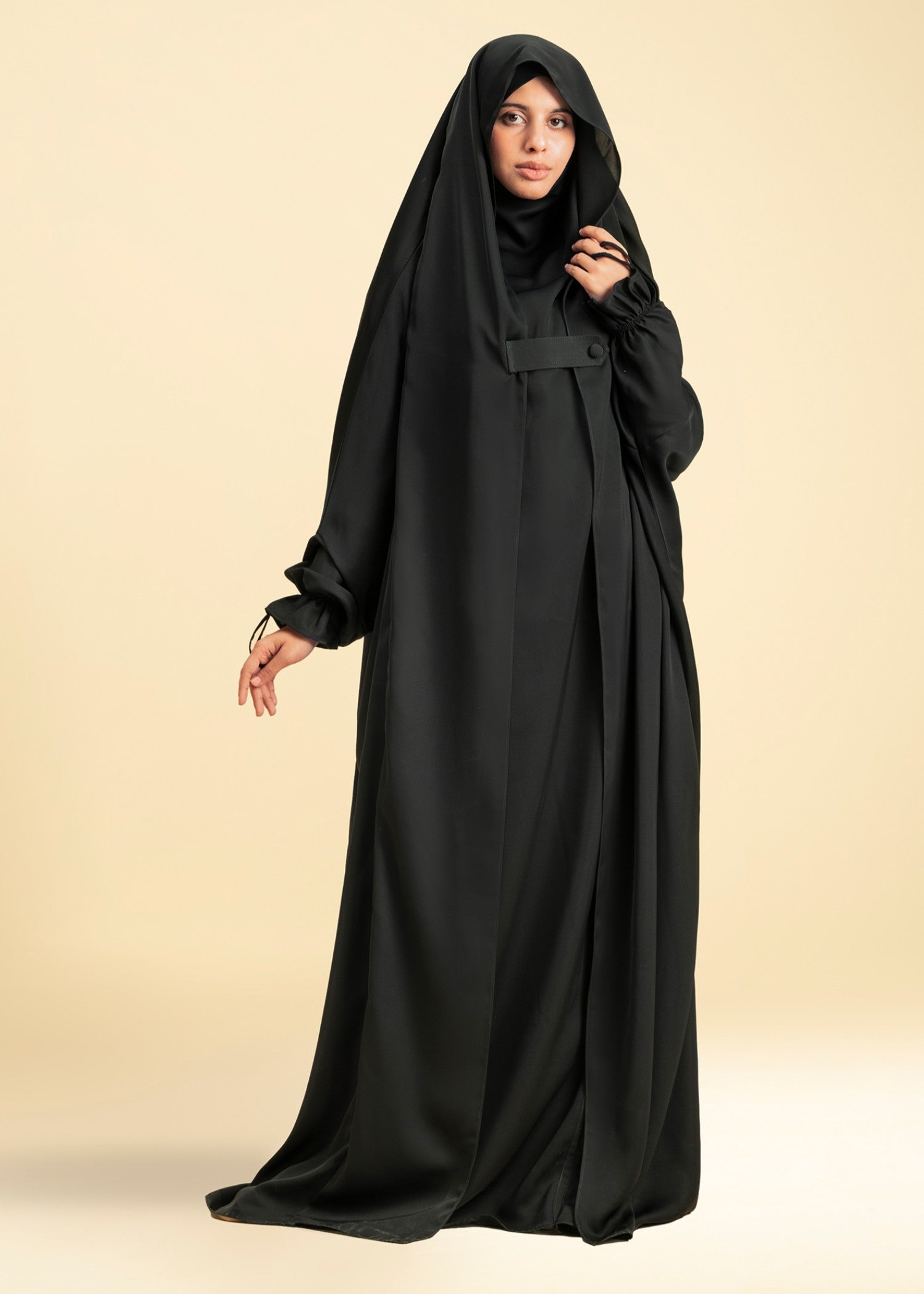 nidha Jilbab in Black