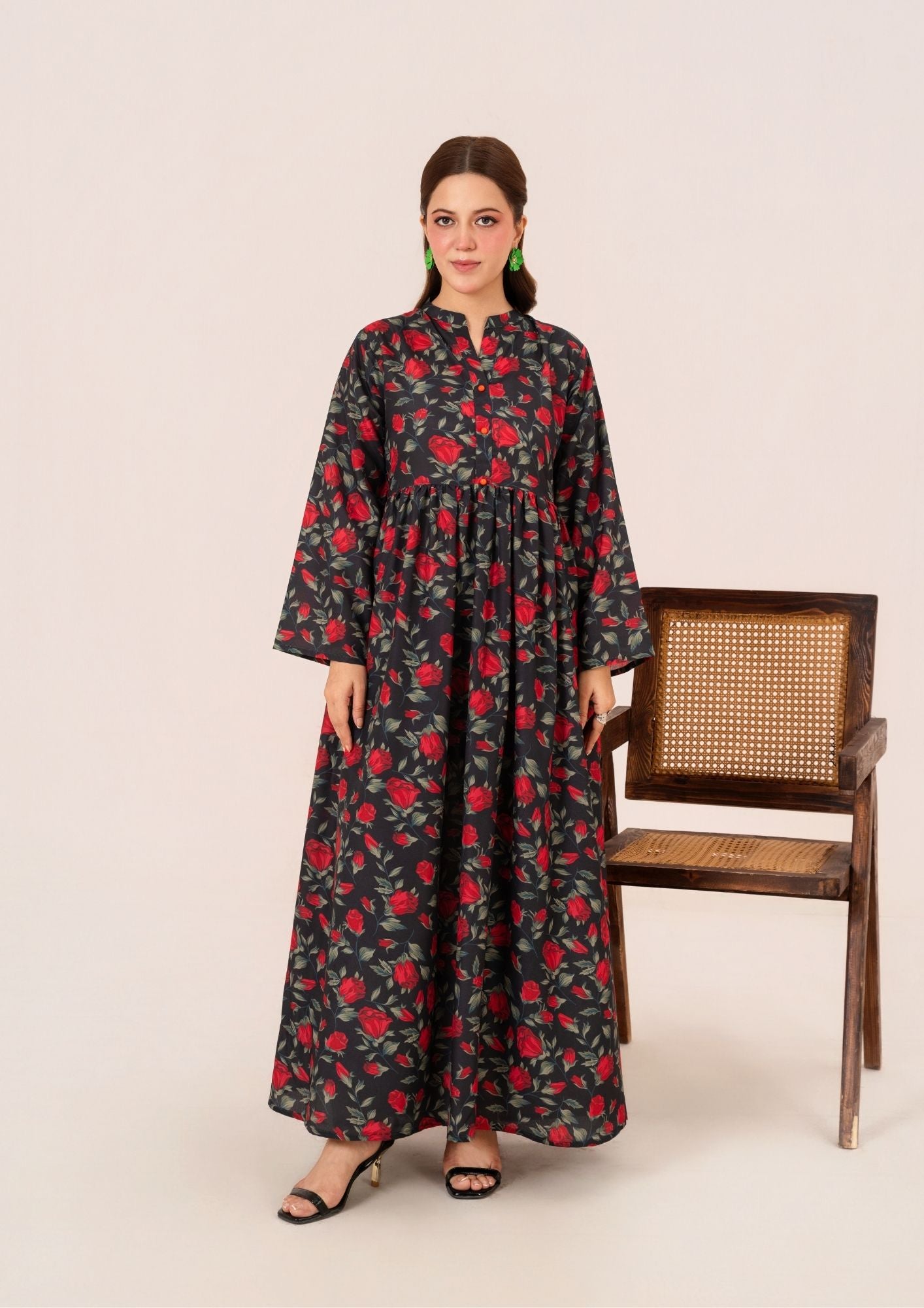 arabic lawn Maxi in Black