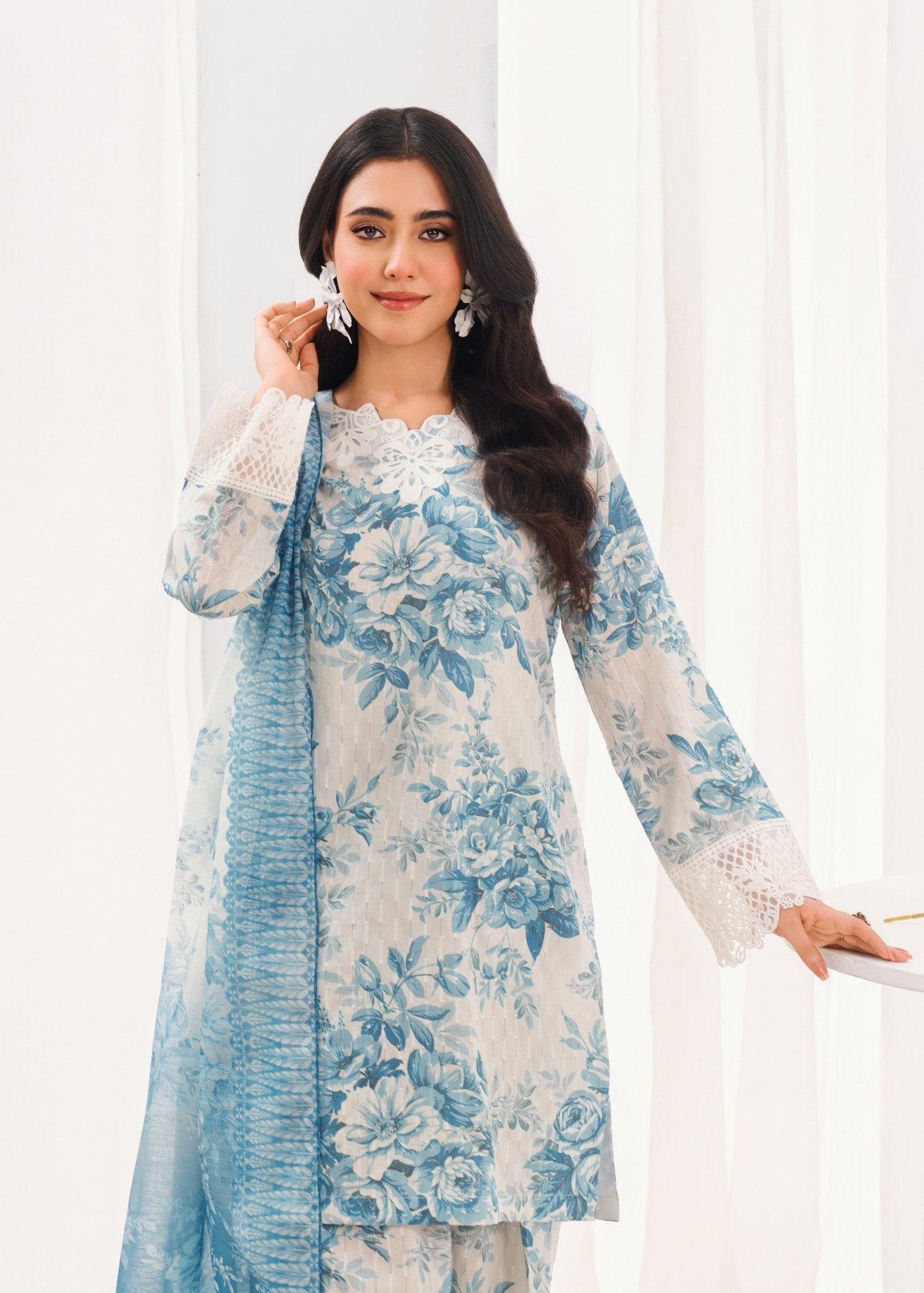 textured lawn Kurta Set in White smoke