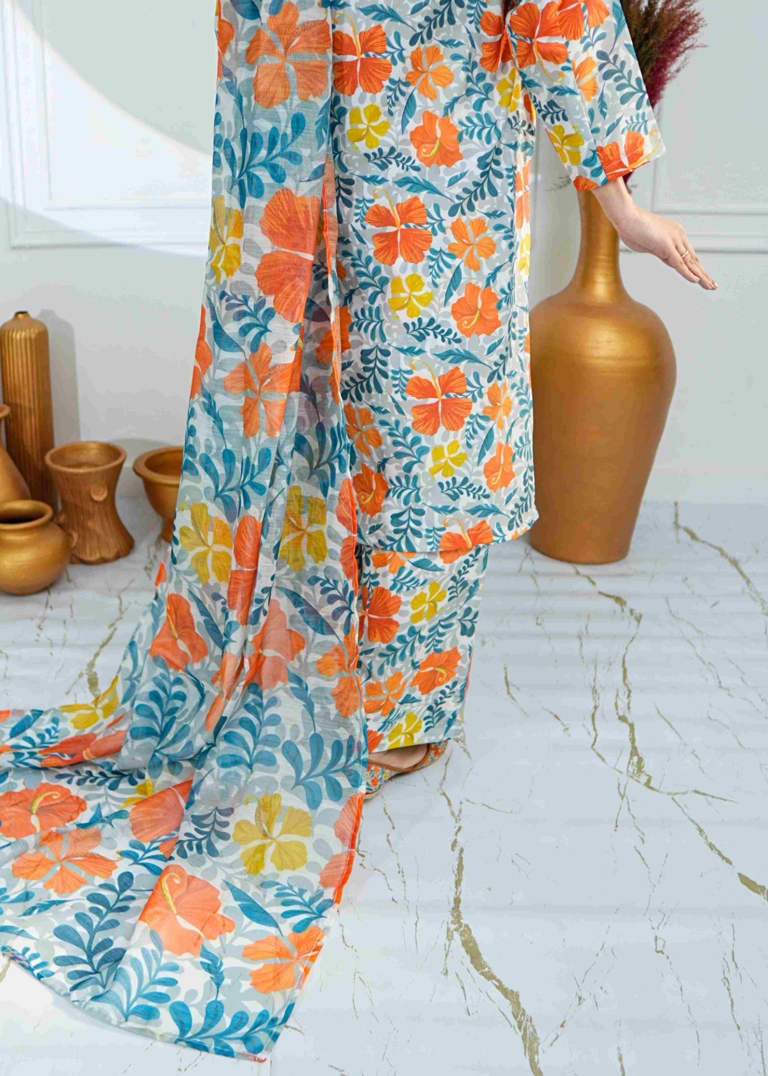 swiss lawn Kurta Set in Multi