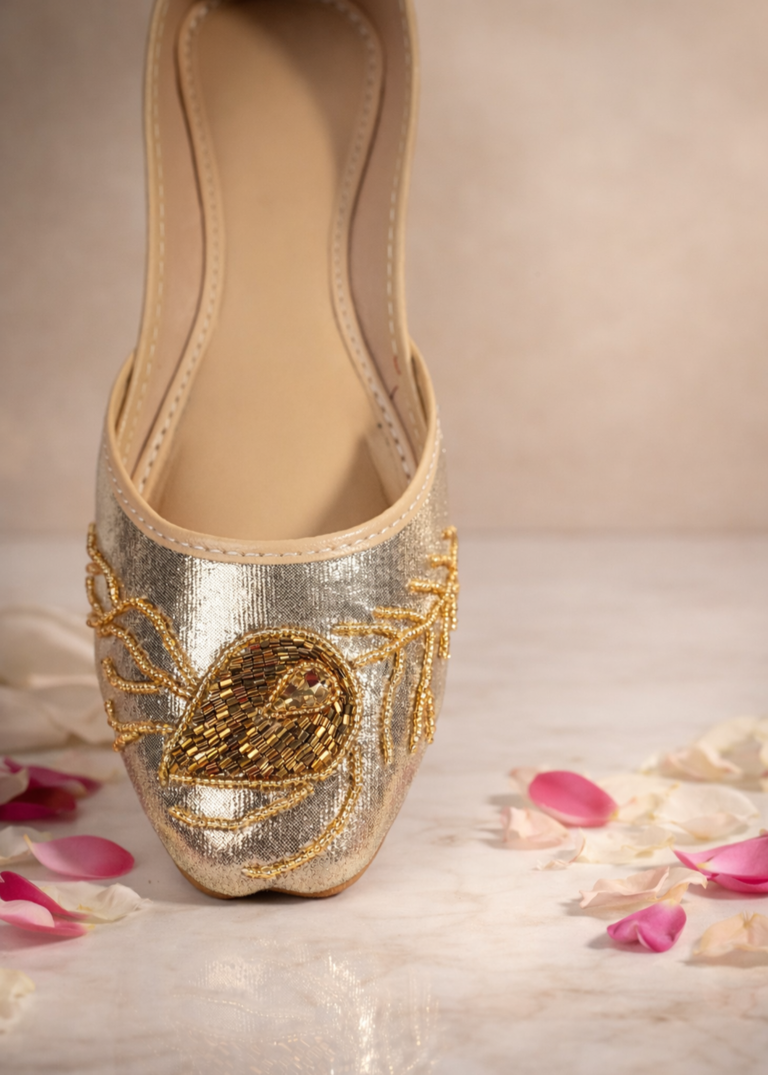 Khussa in Gold by - High Quality Women Khussa VHH1095