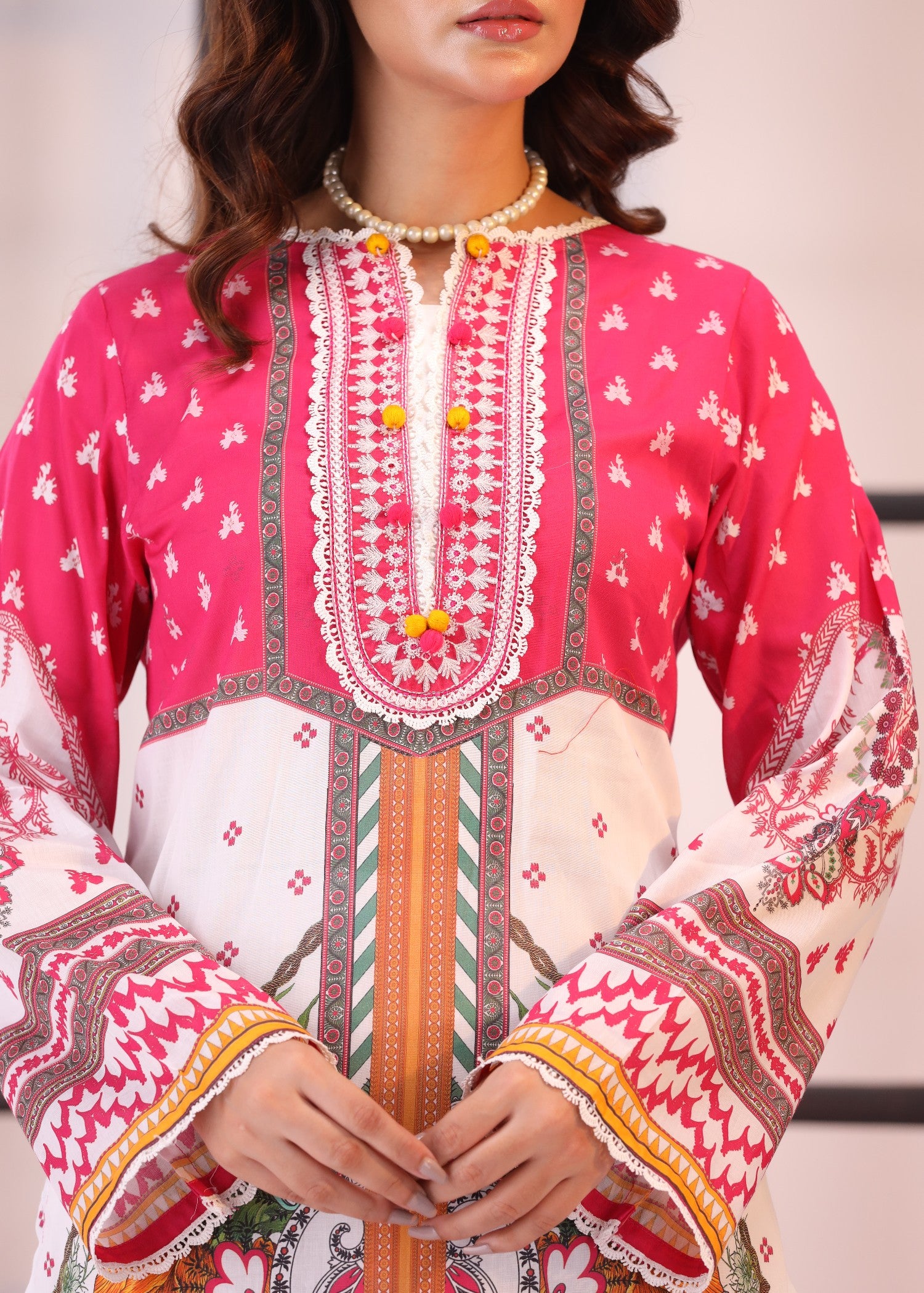 lawn Kurta Set in White, pink