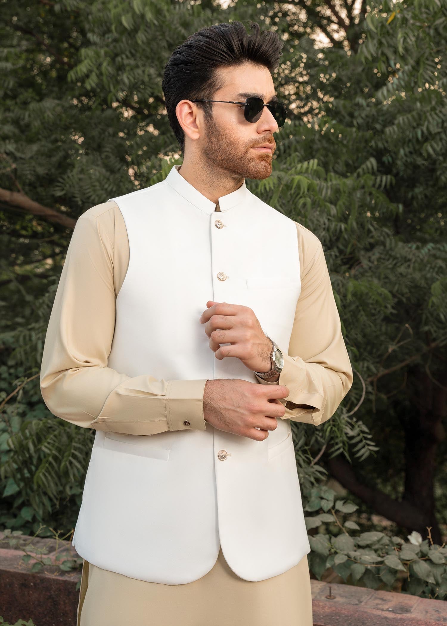 wash & wear Waistcoat in Ivory
