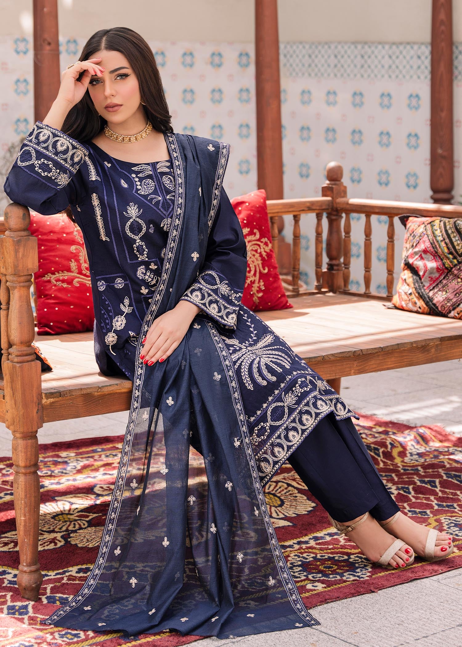 khaddi-silk Kurta Set in Blue