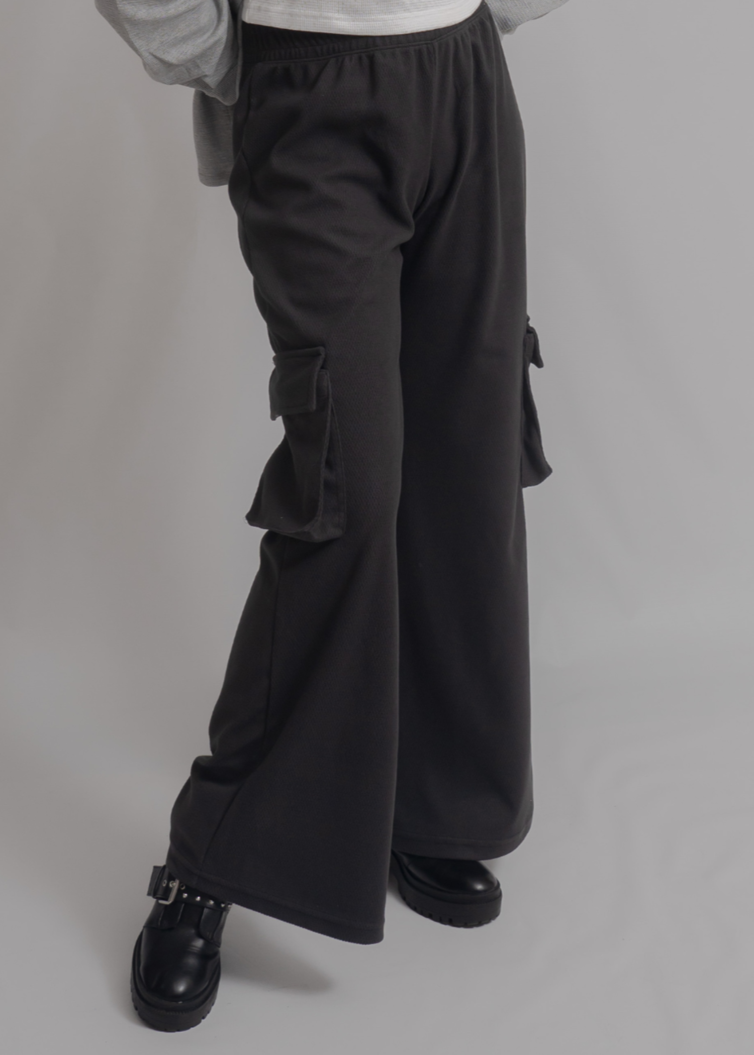 pearl mesh net Trousers in Black