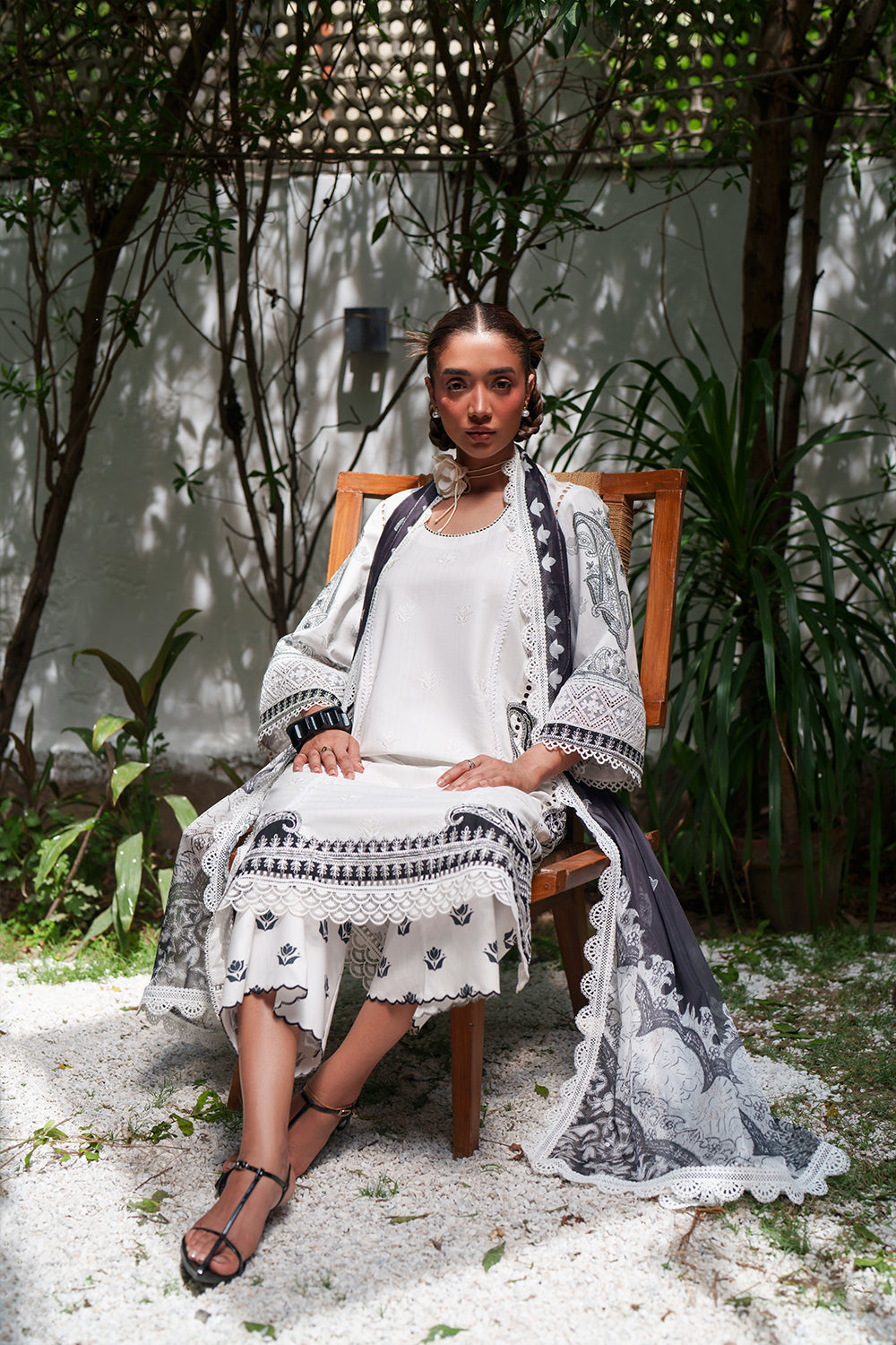 Laanem Luxury Lawn – AMARA-B - SRL26-02