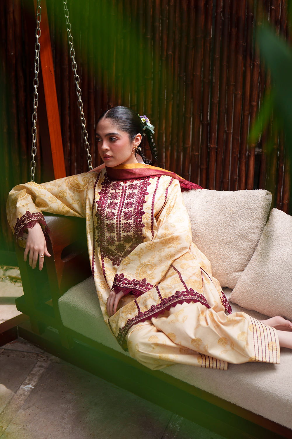 Laanem Luxury Lawn – ZAREEN-A-SRL26-06