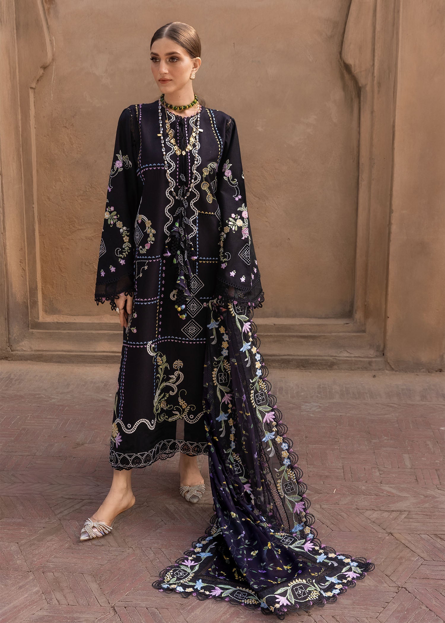 Flow Luxury Lawn – FLORAL SERENITY - D1A
