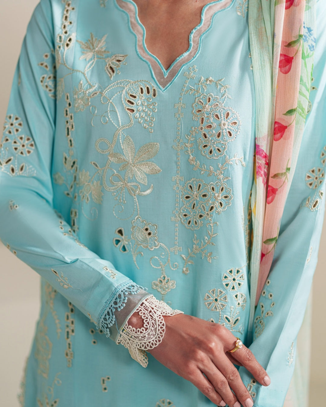 Whispers of Summer Luxury Lawn – SYLVIA