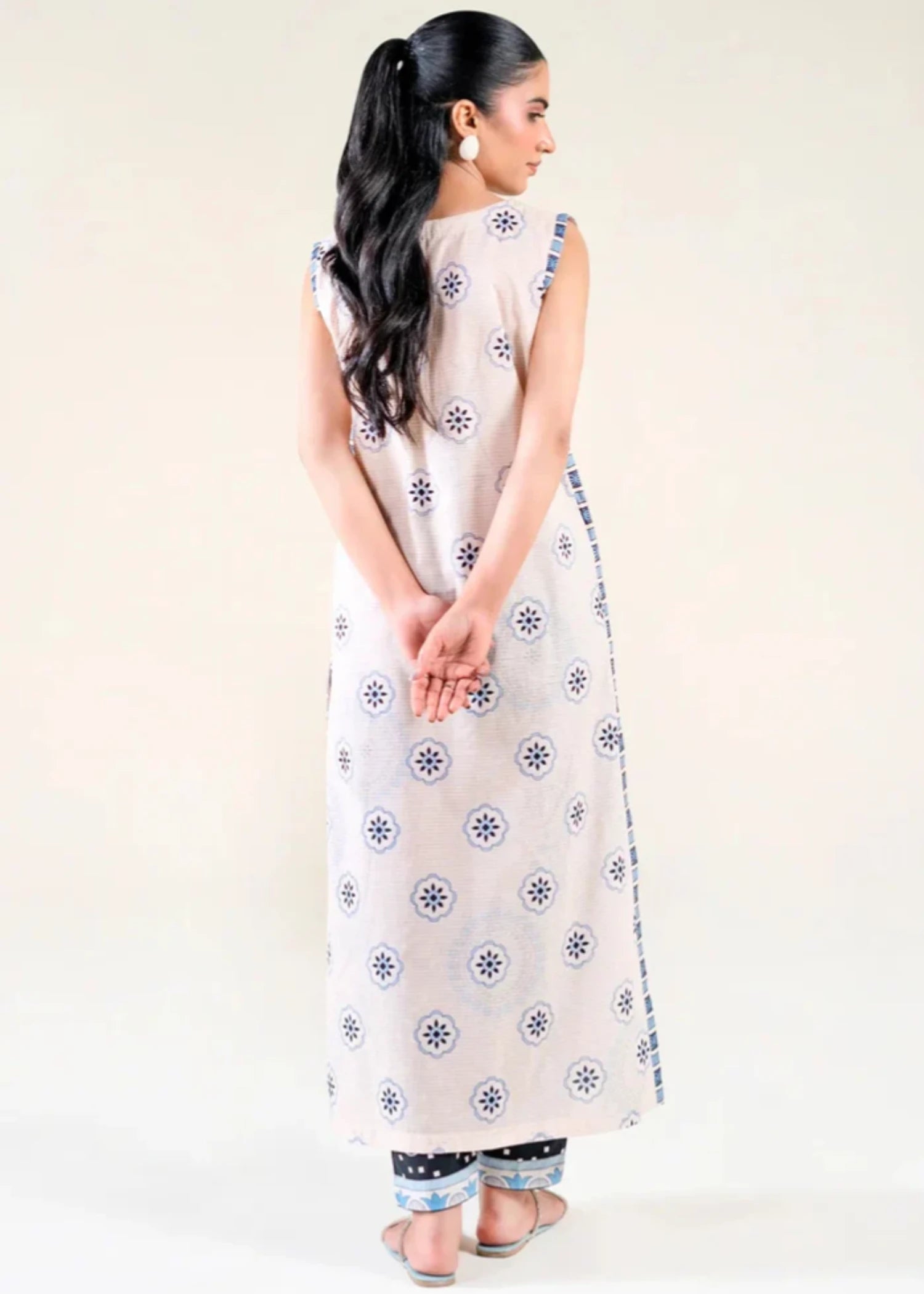 lawn Kurta Set in Pearl white