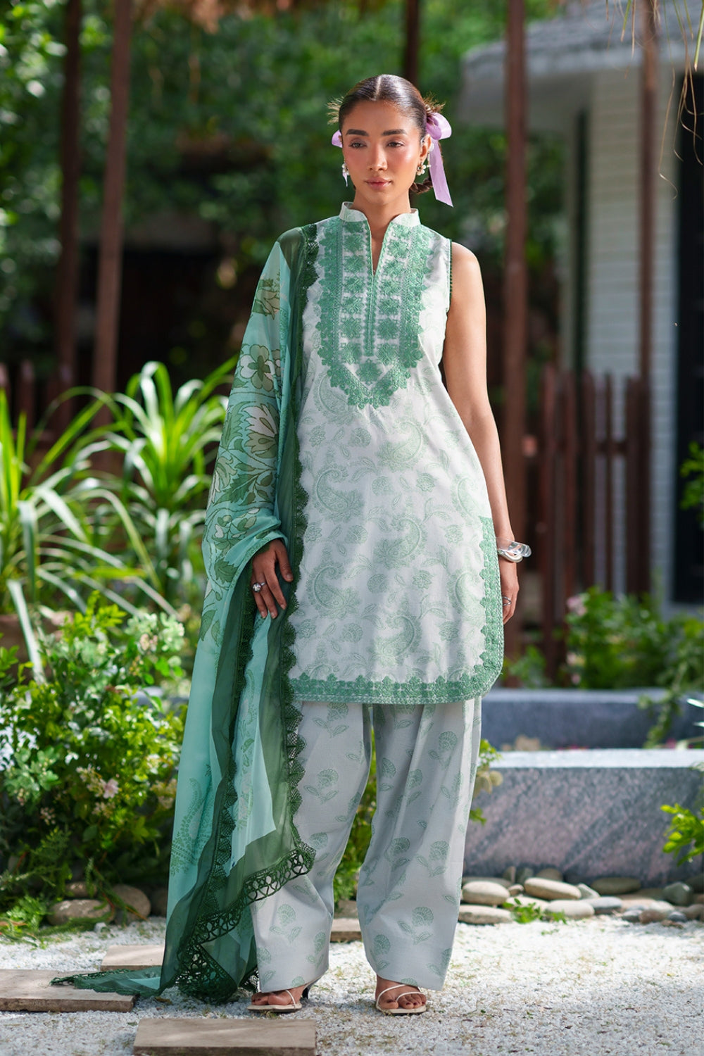 Laanem Luxury Lawn – ZAREEN-B-SRL26-06