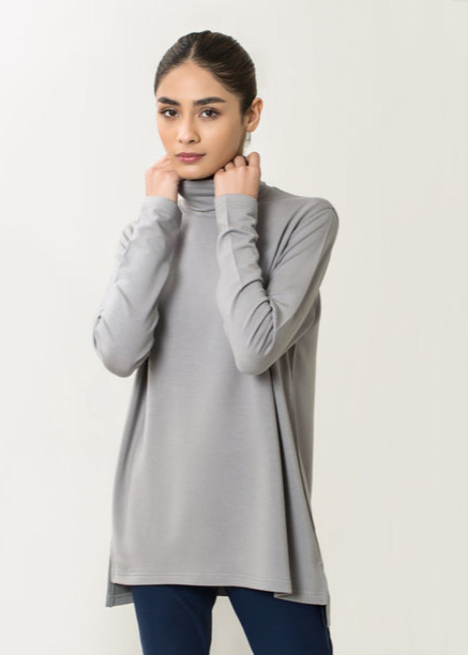 poly modal Turtle Neck in Grey