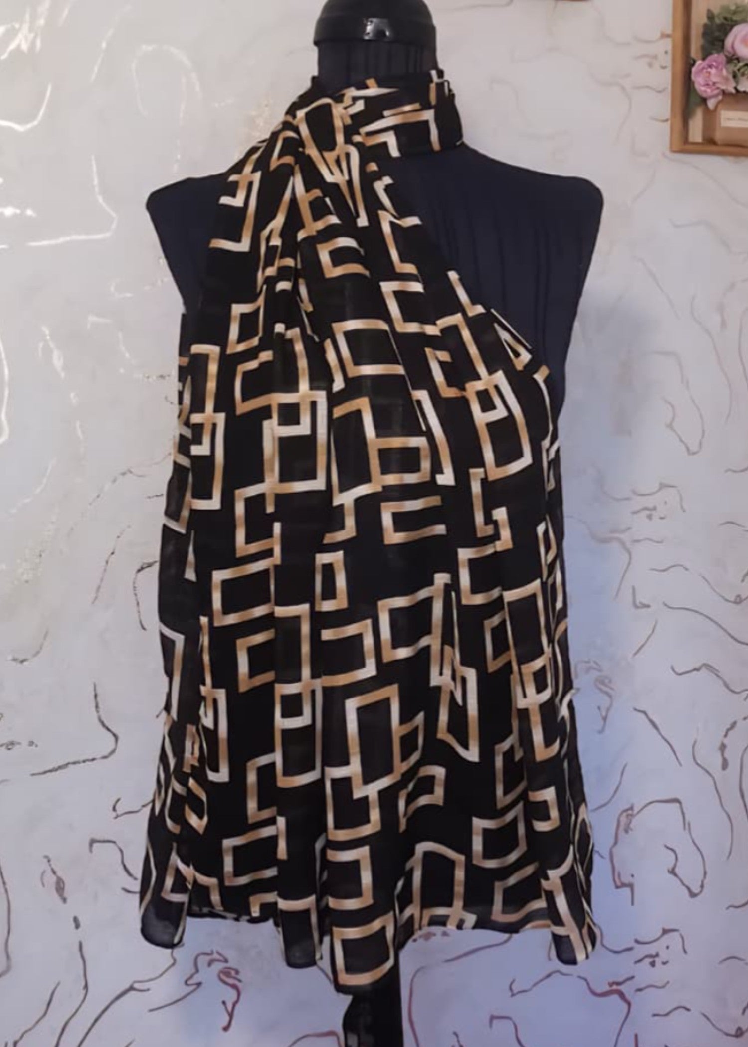 Scarf in Black Color by - Trendy Women Scarf MSA6686