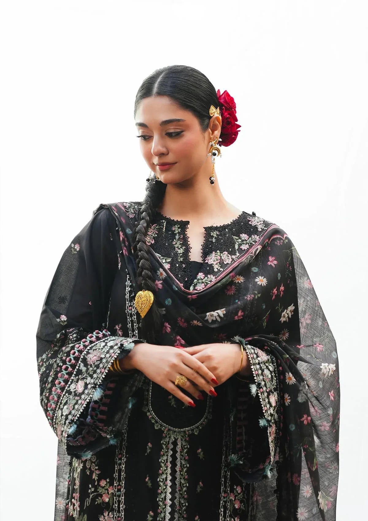 Ek Fasana Luxury Lawn – KLB-3B SIYAARA