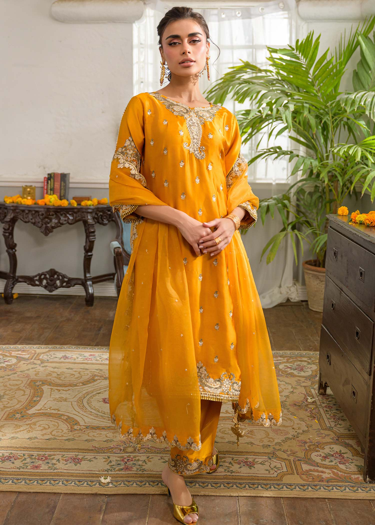 charmuse/shamooz Kurta Set in Mustard