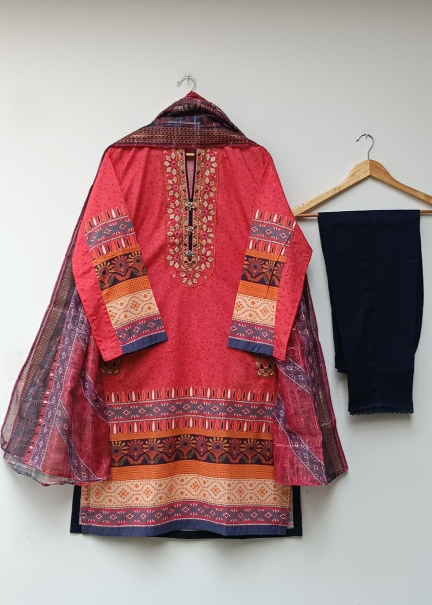 lawn Kurta Set in Strawberry pink