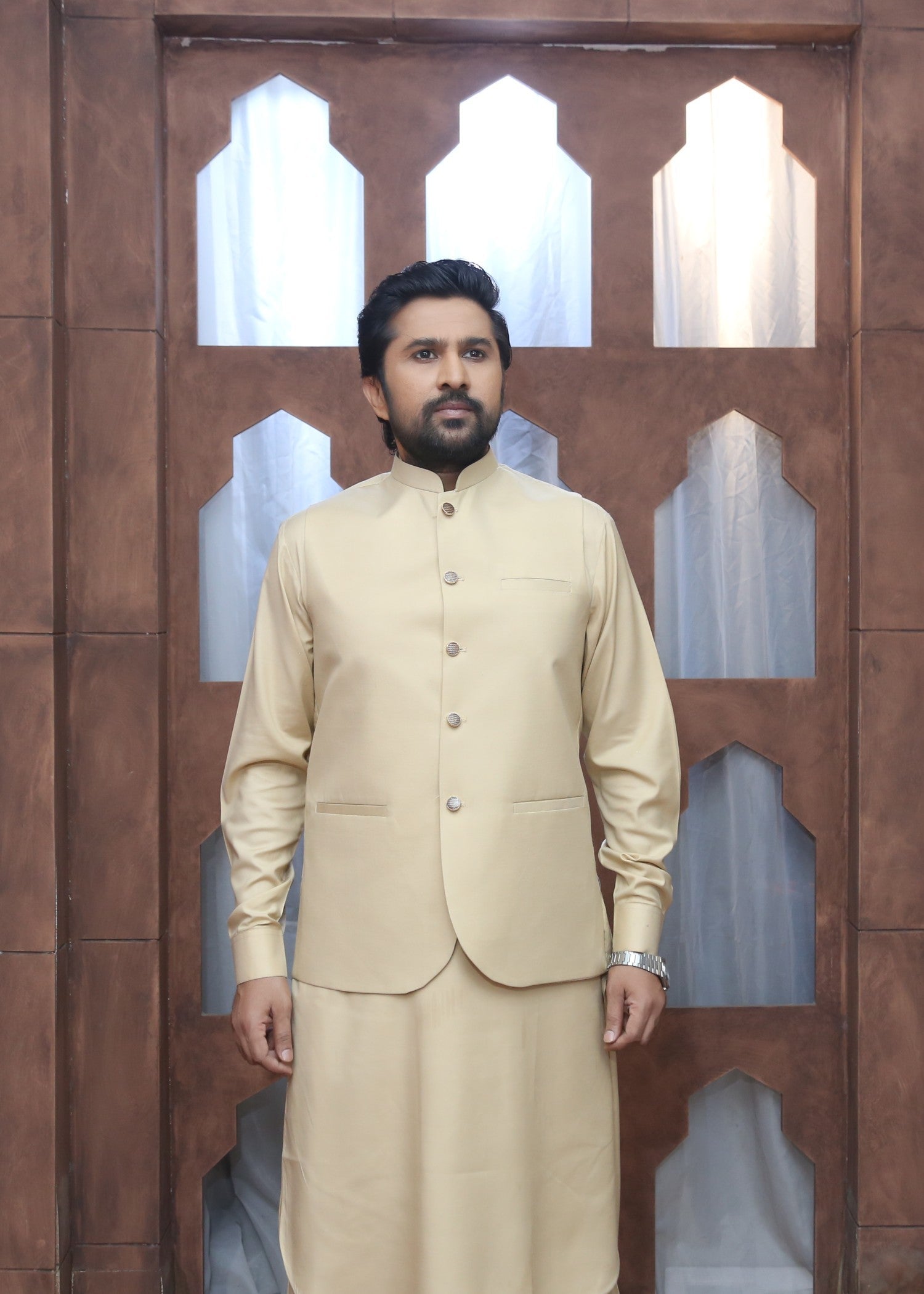 wash & wear Waistcoat in Beige