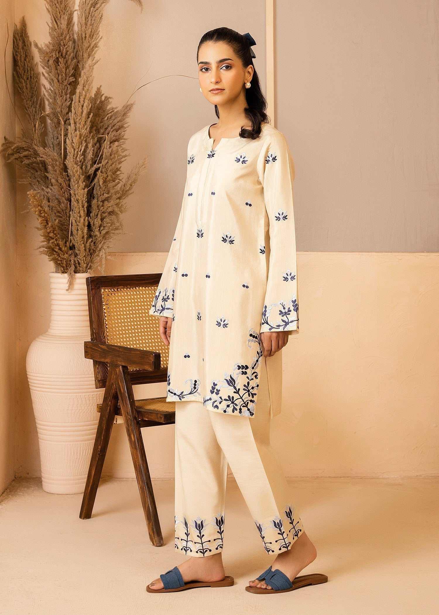 medium silk Kurta Set in Cream