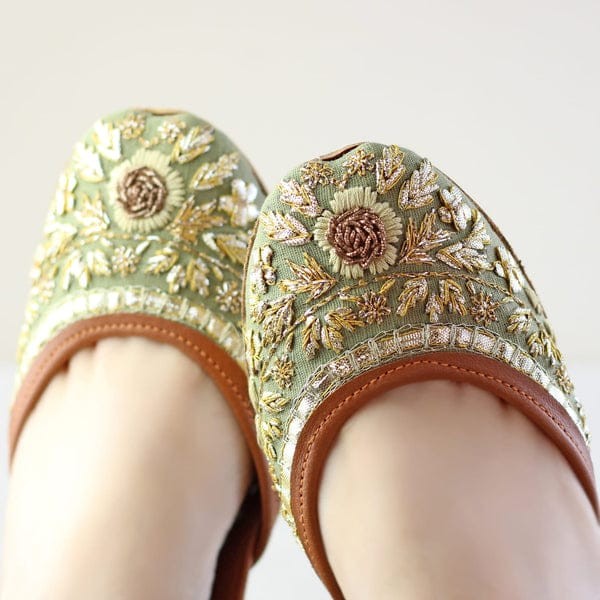Khussa in Olive green by - High Quality Women Khussa KAQ8304