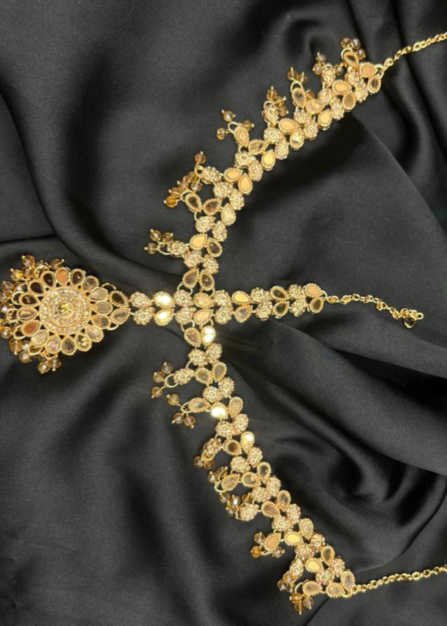 Maatha Pati in Gold Color by - Trendy Women Maatha Pati GDV9499