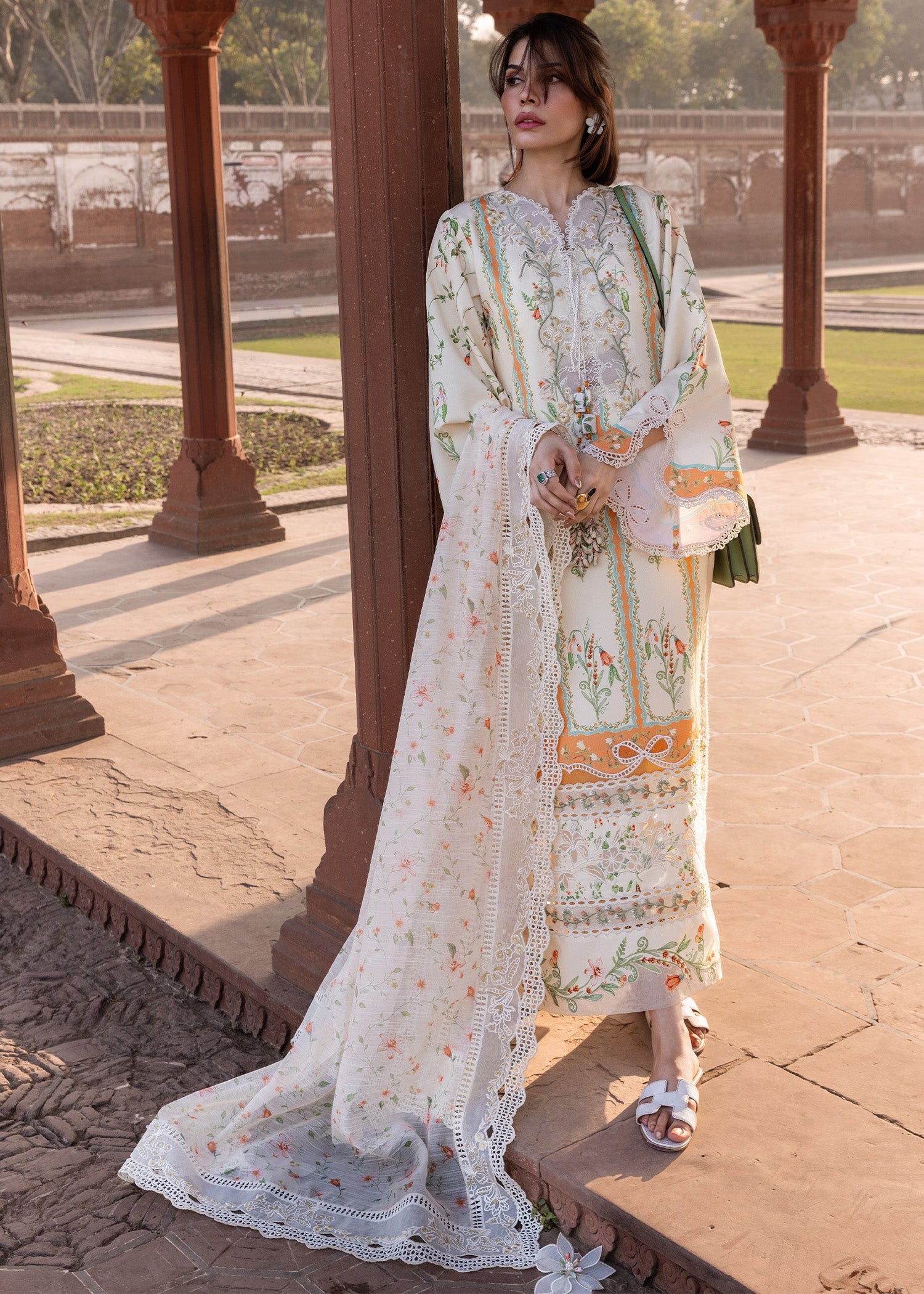 Flow Luxury Lawn – SUN-KISSED LETTER-D9A