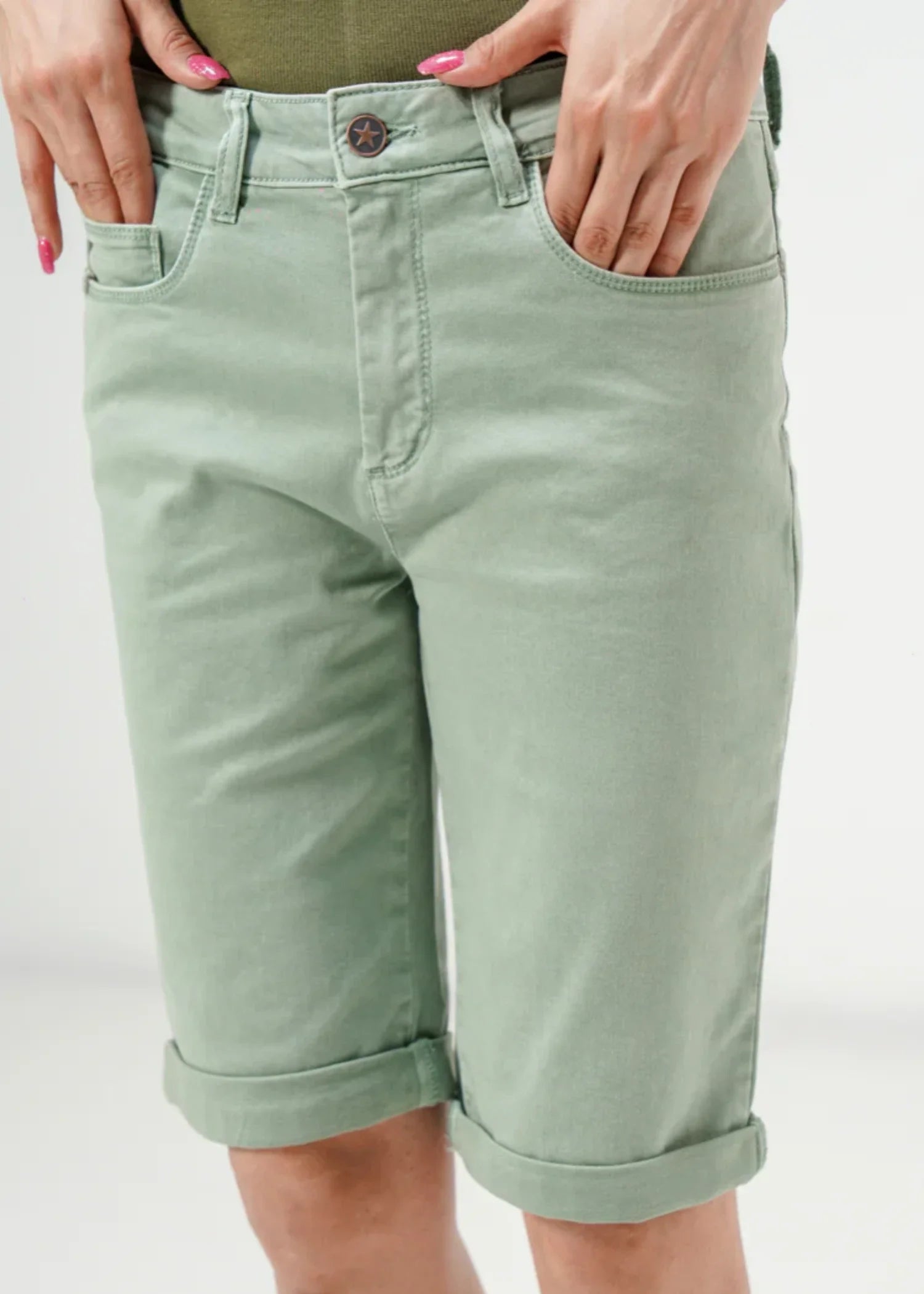 twill cotton Shorts in Sage green